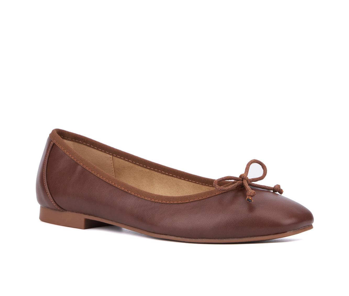 Women's New York and Company Paulina Flats Product Image