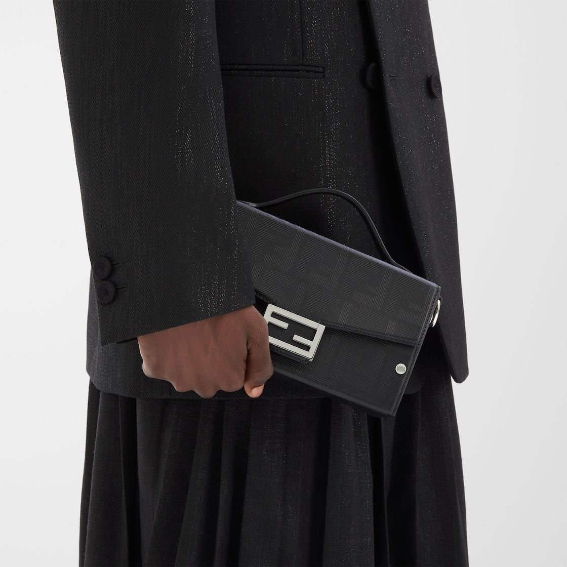 Soft Trunk BaguetteBlack leather bag Product Image