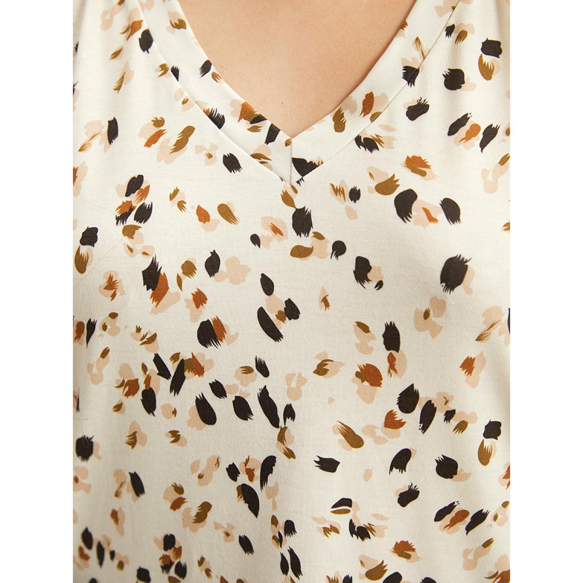 Plus Size Allover Print V Neck T-shirt Multicolor Women Casual Printed Ditsy Floral V-neck Dailywear T-shirts BloomChic 22-24/3X Product Image