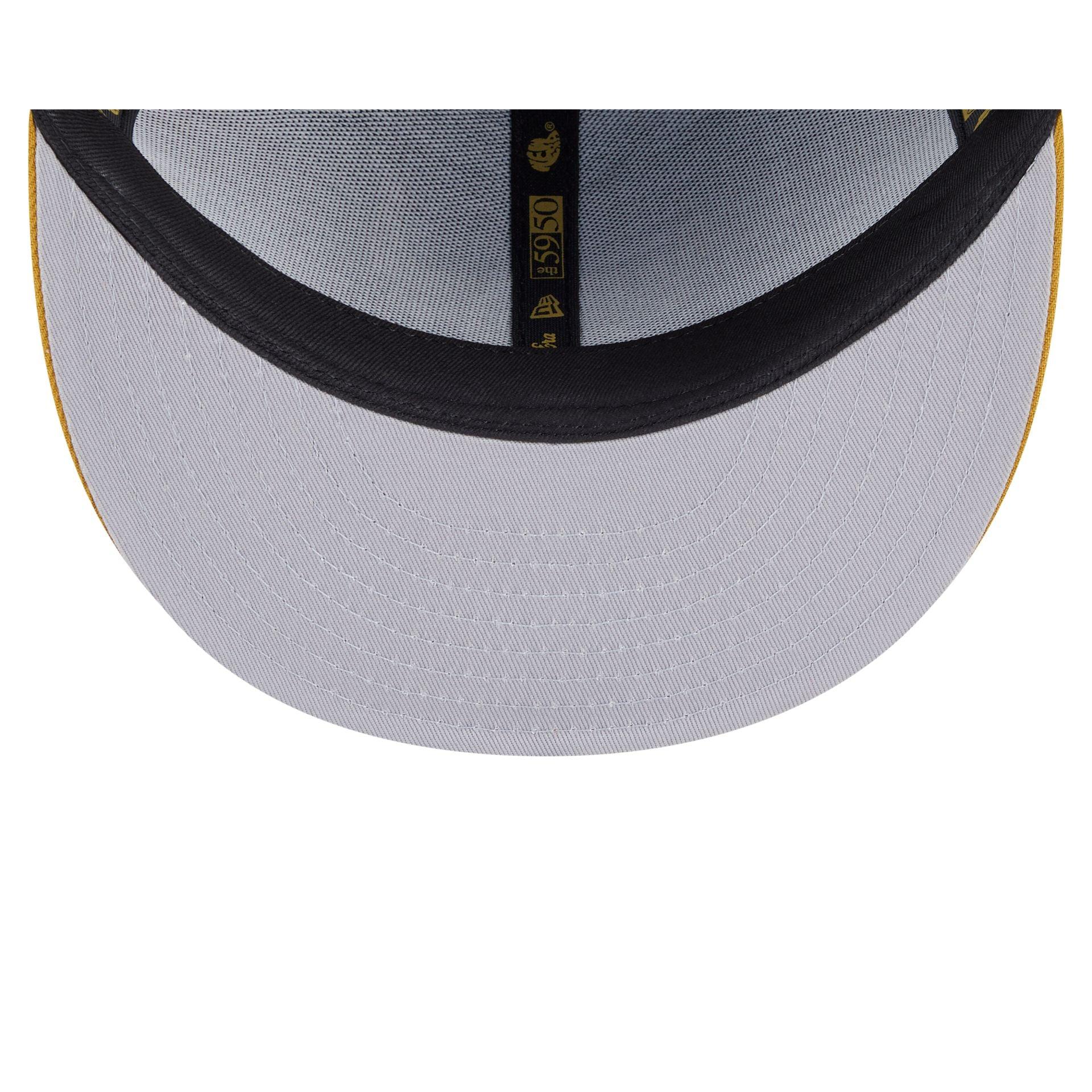 Chicago Bulls Metallic Gold Logo 59FIFTY Fitted Hat Male Product Image