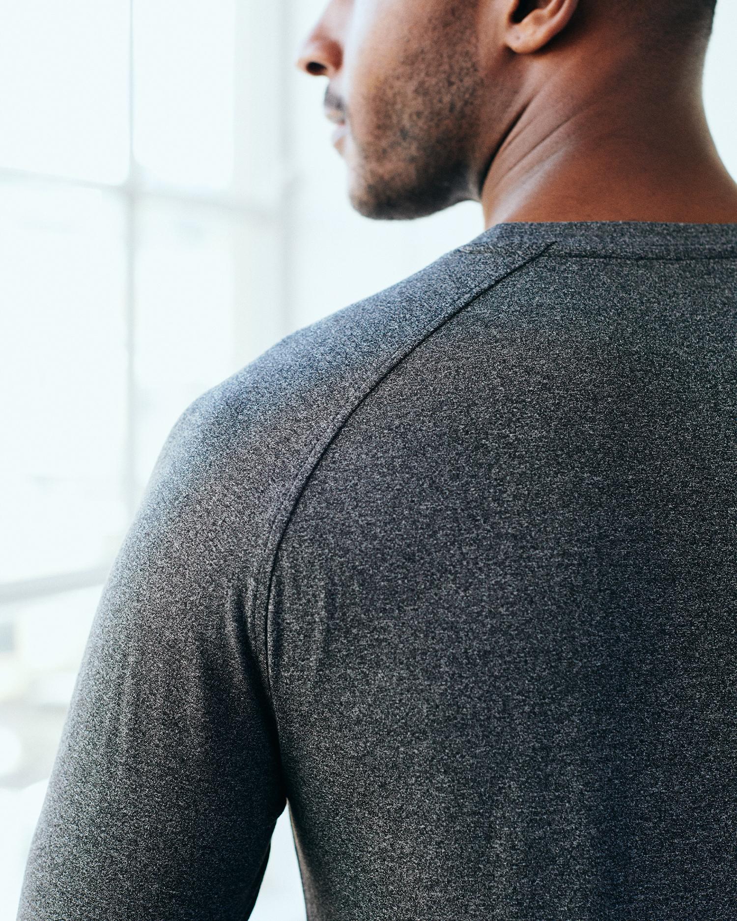 Quince | Men's Super Soft Performance Long Sleeve T-Shirt Flowknit Activewear, 100% Polyester Product Image