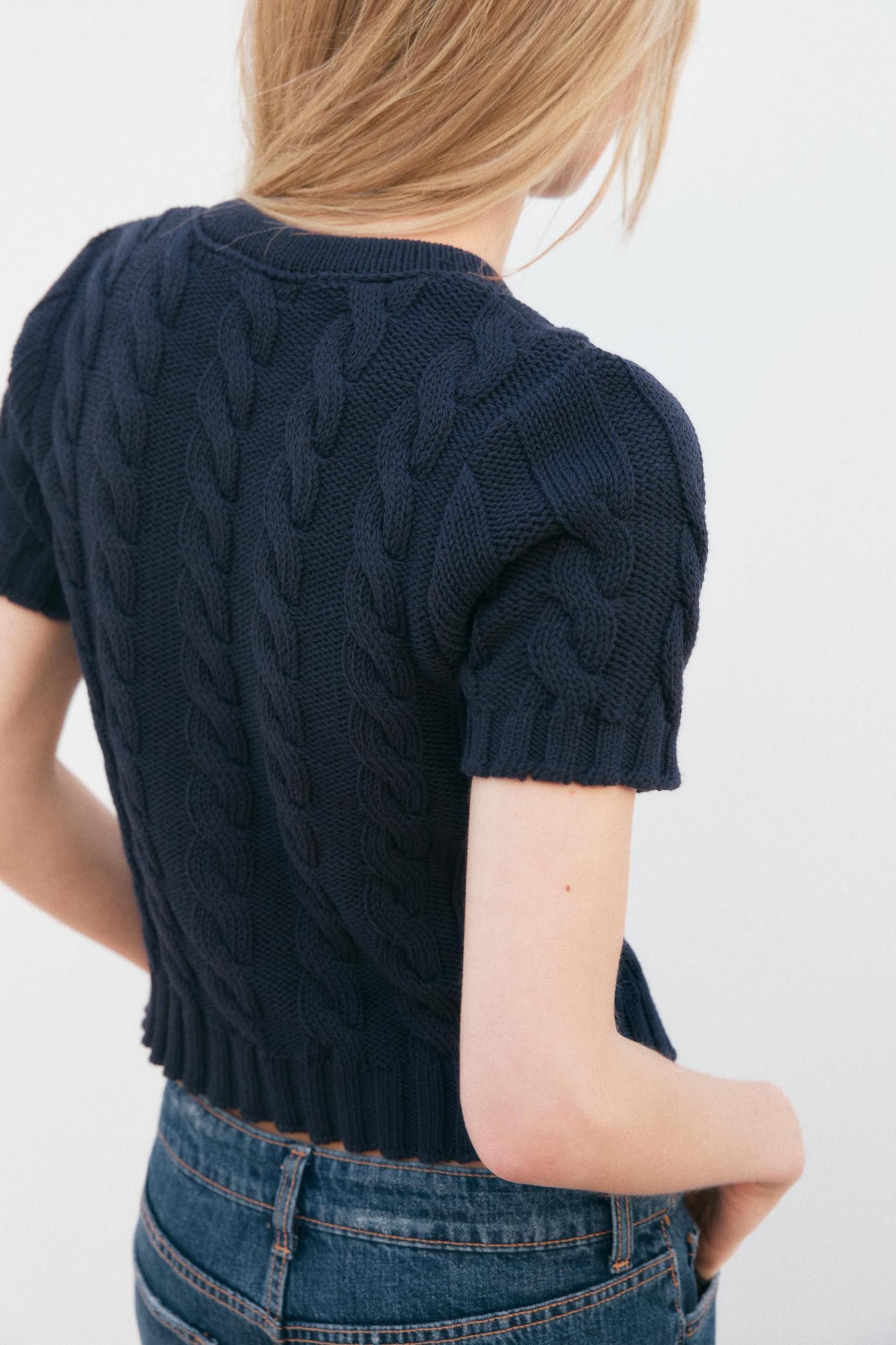 CONTRAST BUTTON KNIT JACKET Product Image