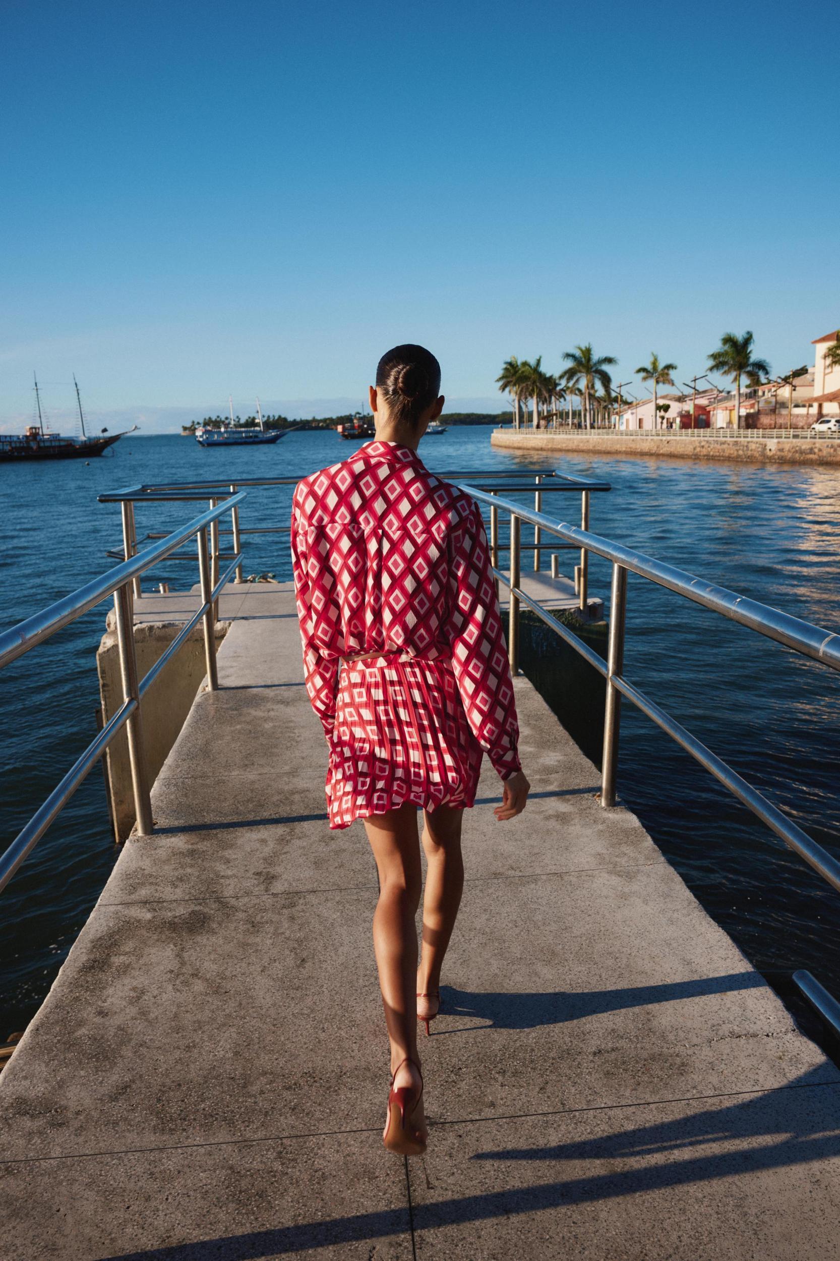 GEOMETRIC PRINT MINI SKIRT WITH BELT Product Image