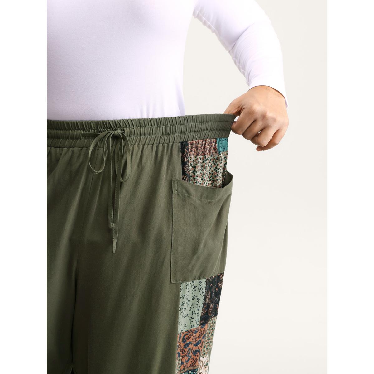 Plus Size Patch Print Drawstring Wide-Leg Pants Women ArmyGreen Leisure Loose Mid Rise Casual Pants BloomChic 18-20/2X Product Image
