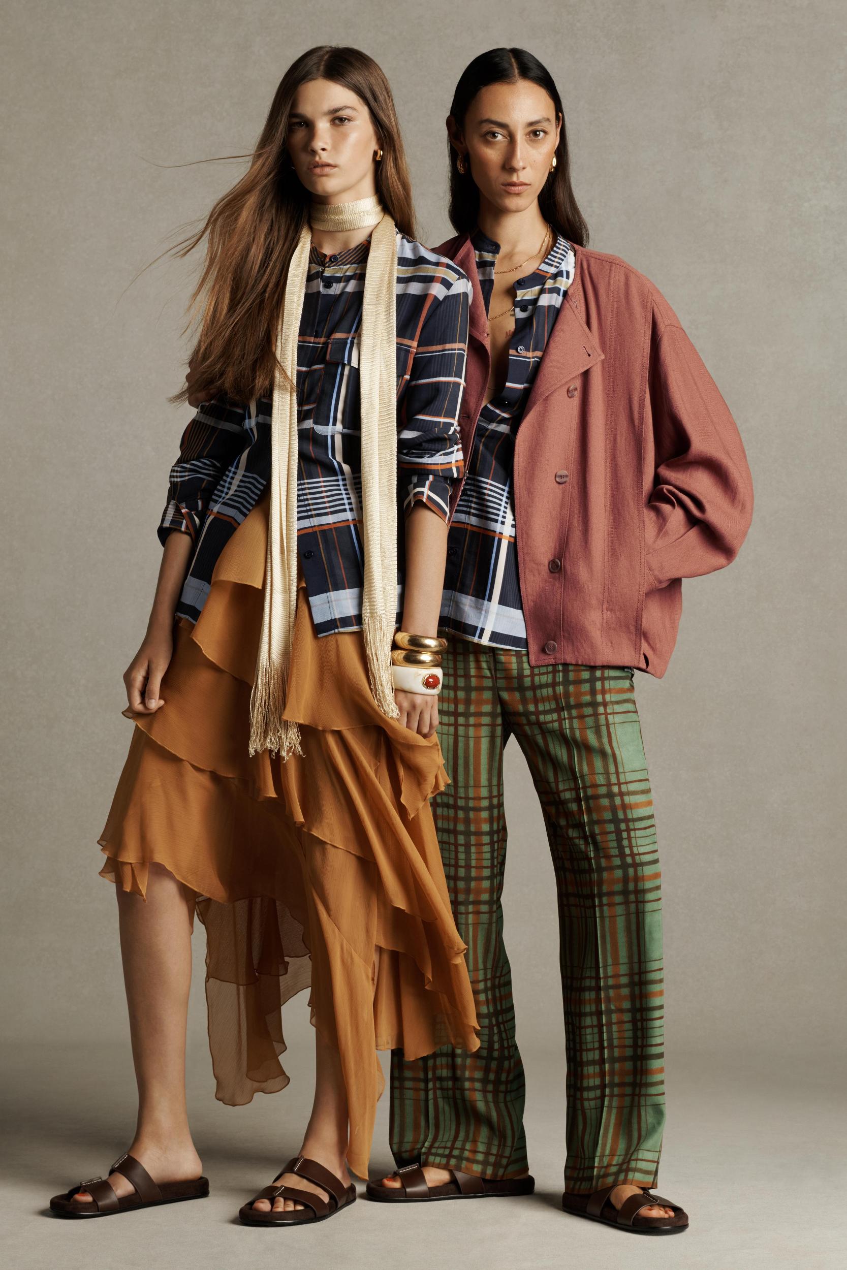 ZW COLLECTION CROP FLARE PLAID PANTS Product Image