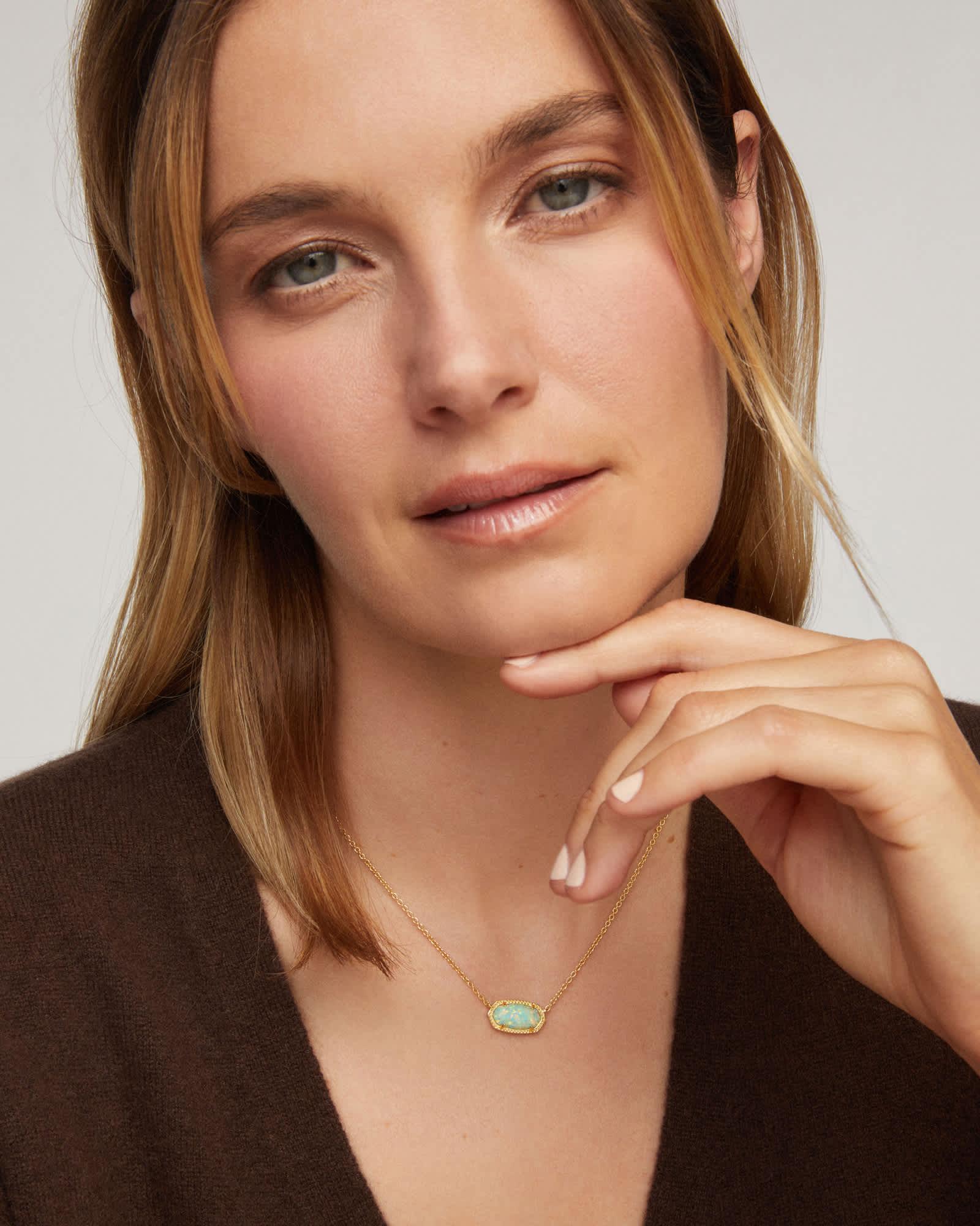 Elisa Gold Short Pendant Necklace Product Image