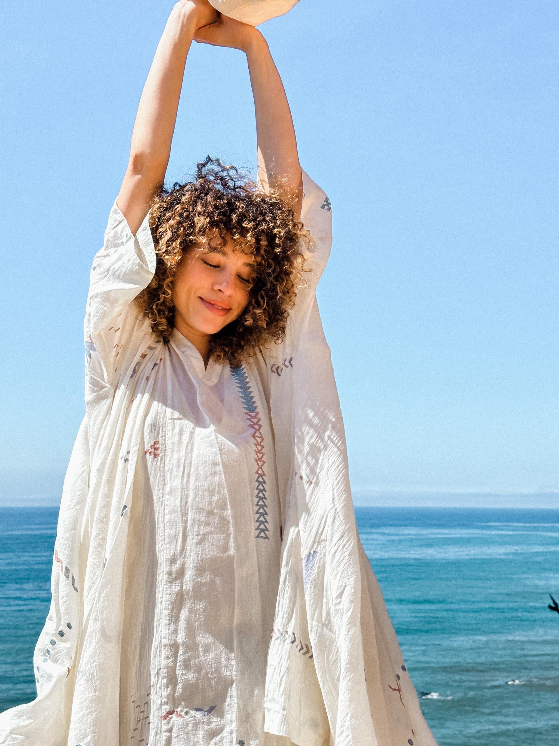 White oversized dress Product Image