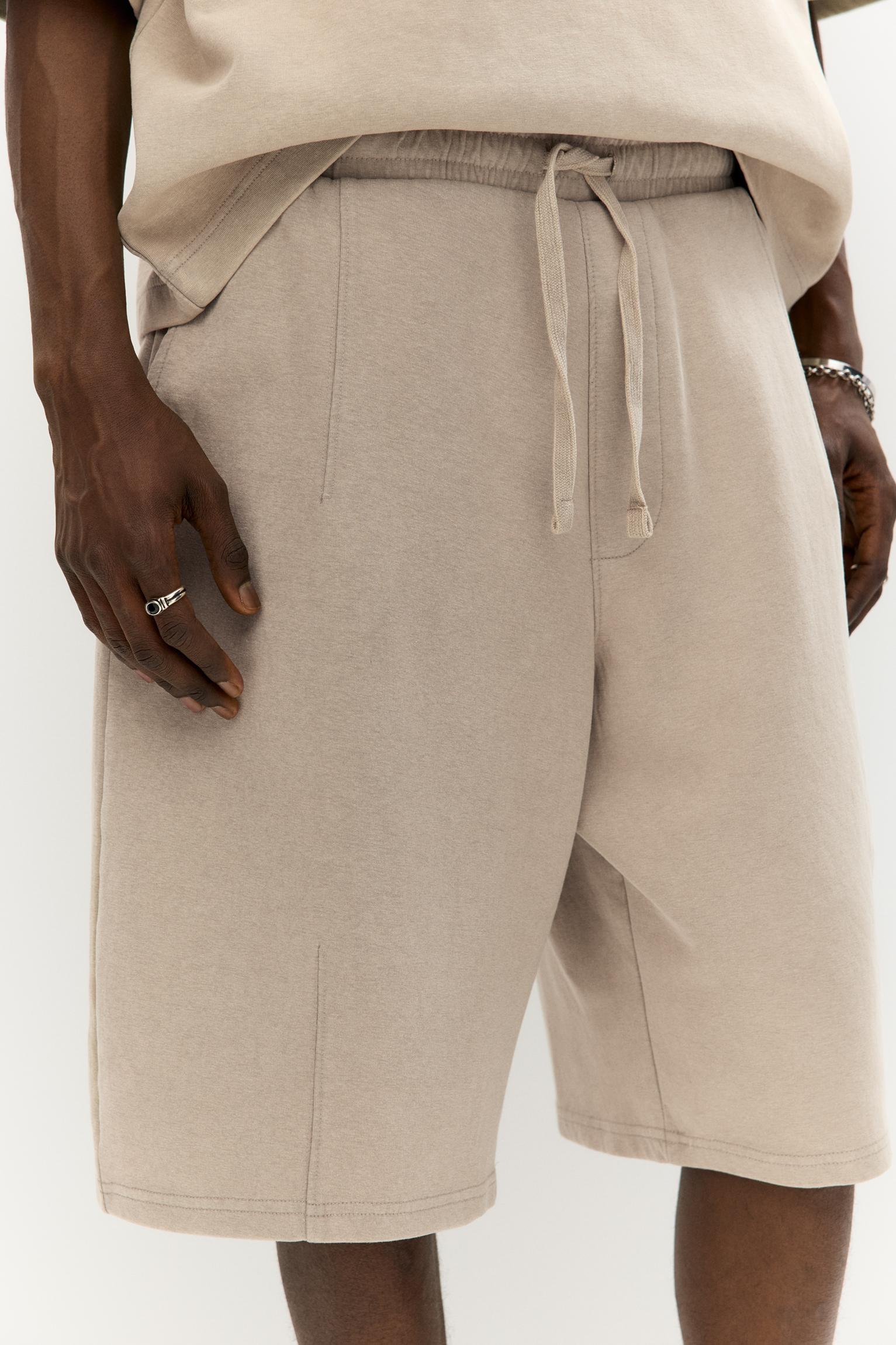 Super baggy Bermuda short sweatpants Product Image