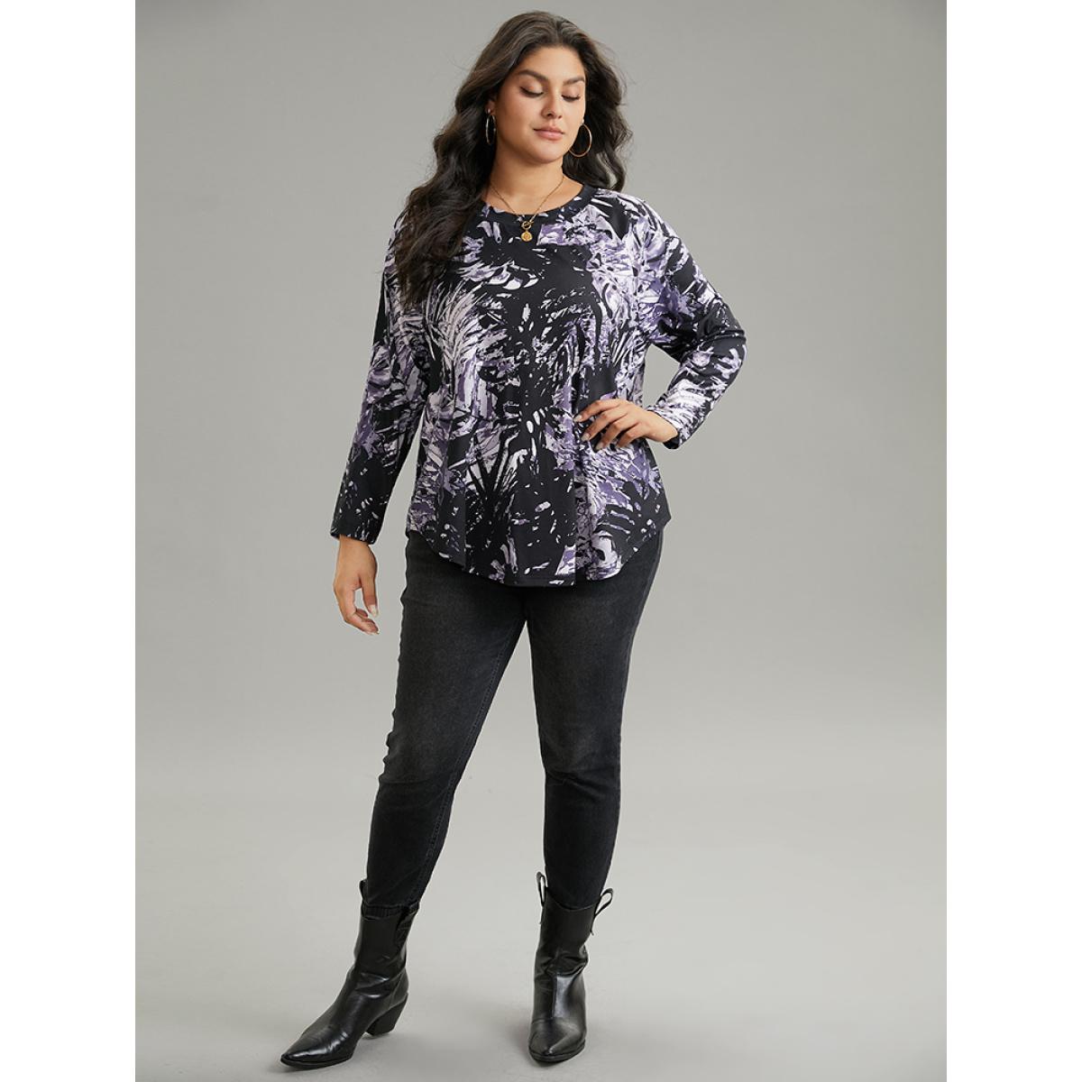Plus Size Tie Dye Curved Hem T-shirt Black Women Casual Printed Silhouette Floral Print Round Neck Dailywear T-shirts BloomChic 30/6X Product Image