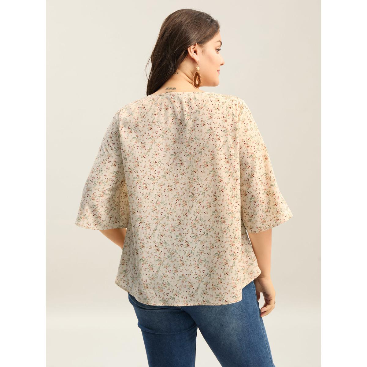 Plus Size Apricot Floral Print Curvy Hem V-Neck Shirt Women Resort Elbow-length sleeve V-neck Vacation Blouses BloomChic 30/6X Product Image