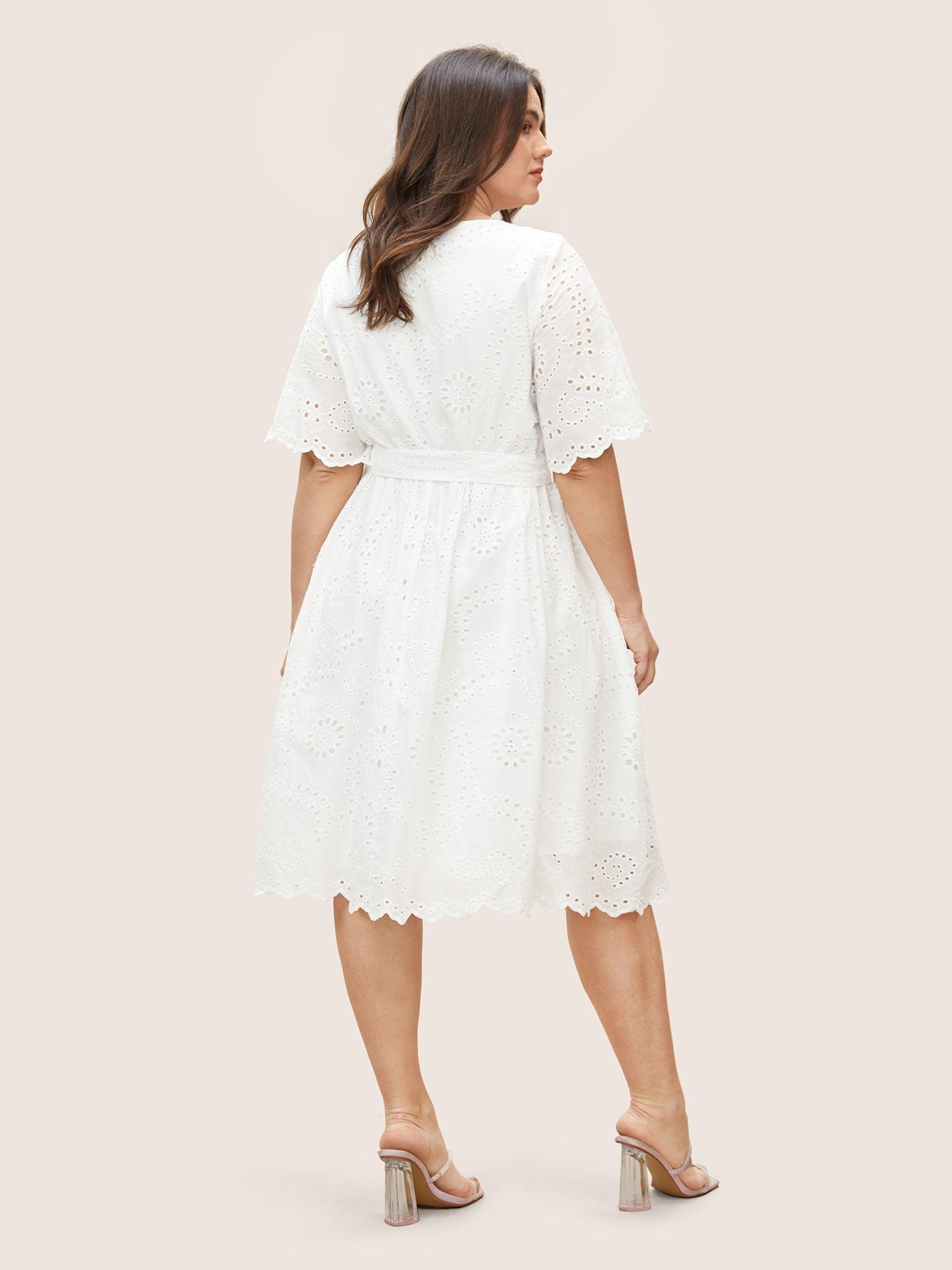 Broderie Anglaise Ruffle Sleeve Ties Dress Female Product Image