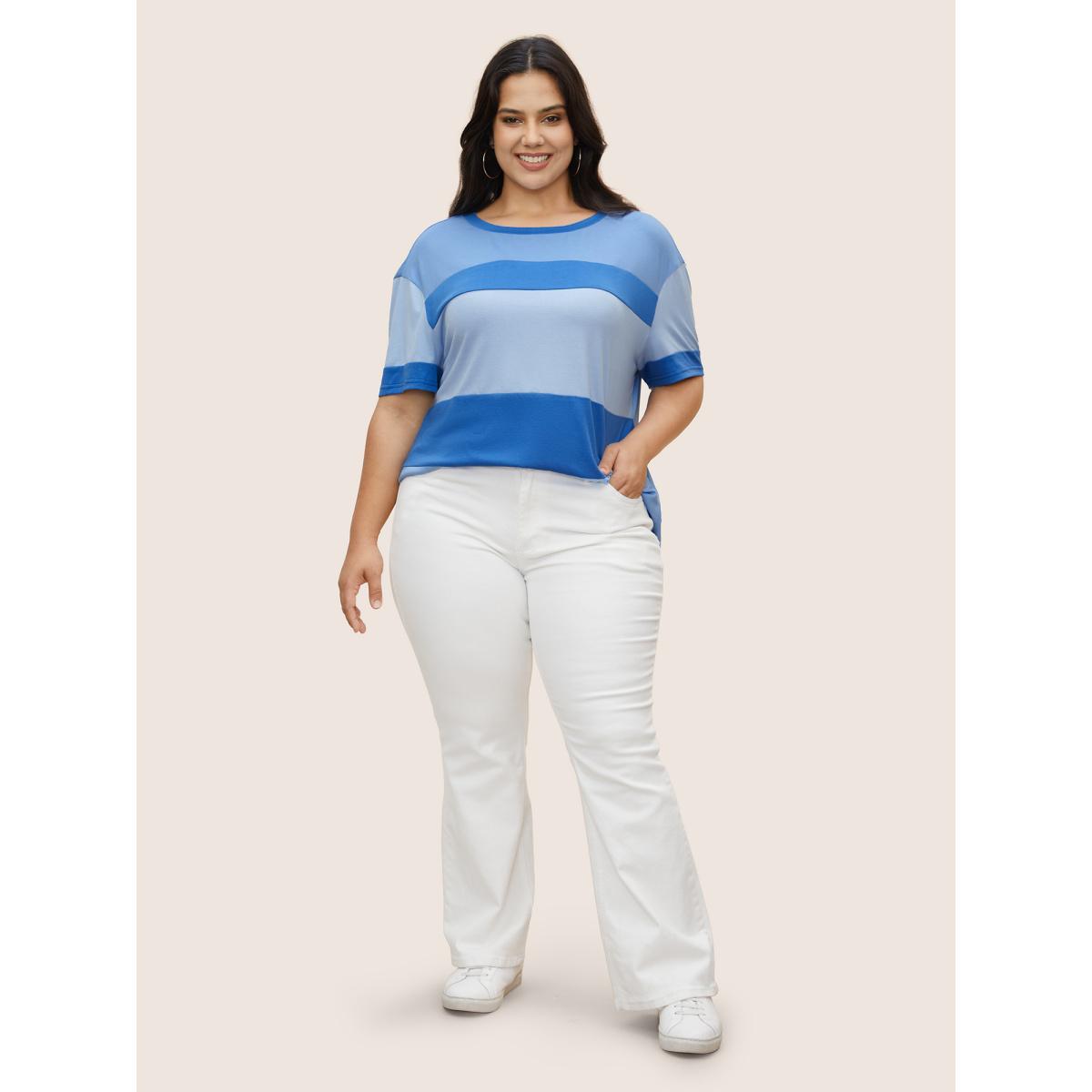 Plus Size Colorblock Contrast Drop Shoulder Sleeve T-shirt LightBlue Women Casual Contrast Round Neck Everyday T-shirts BloomChic 30/6X Product Image