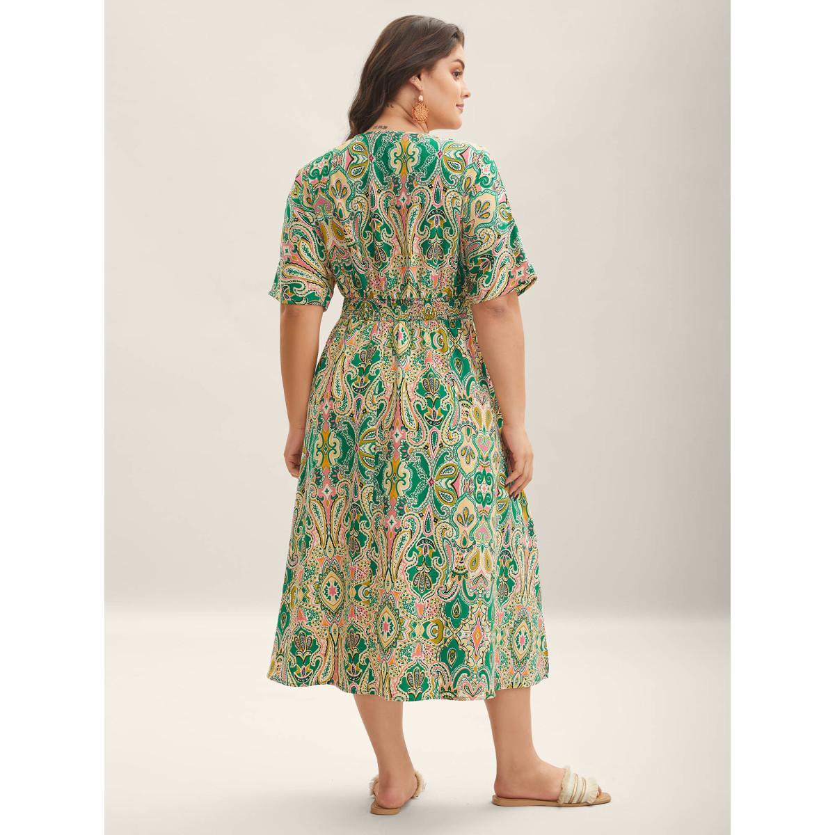 Plus Size Paisley Print Shirred Pockets Midi Dress Truegreen Women Overlap Collar Short sleeve Curvy BloomChic 10/M Product Image