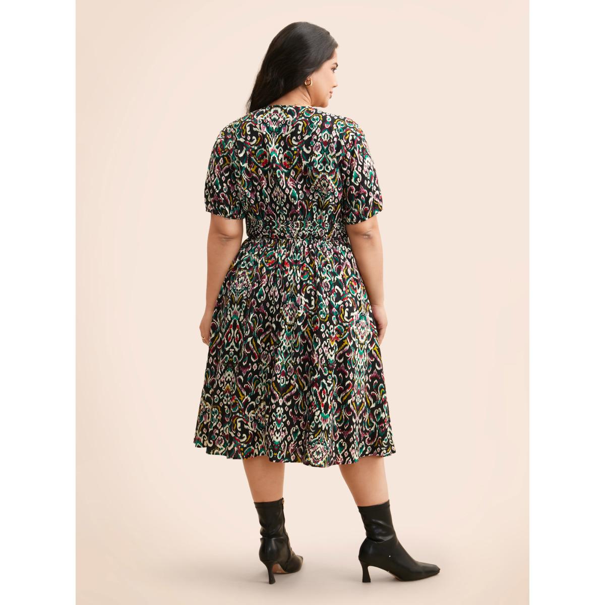 Plus Size Bandana Print V Neck Shirred Gathered Dress Black Women Elegant Gathered V-neck Short sleeve Curvy BloomChic 26/4X Product Image