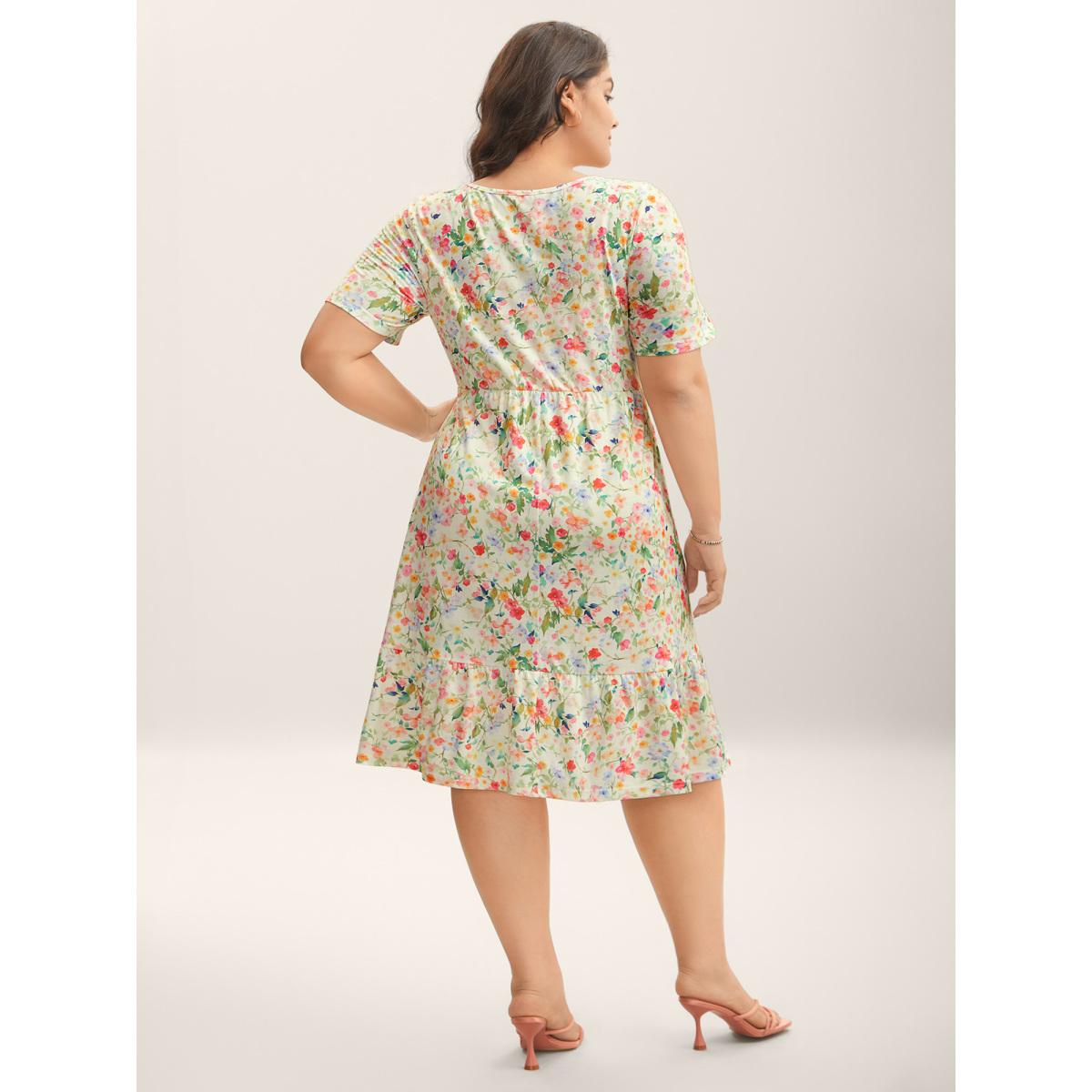 Plus Size Ditsy Floral Print Waist Tie Midi Dress Multicolor Women V-neck Short sleeve Curvy BloomChic 26/4X Product Image