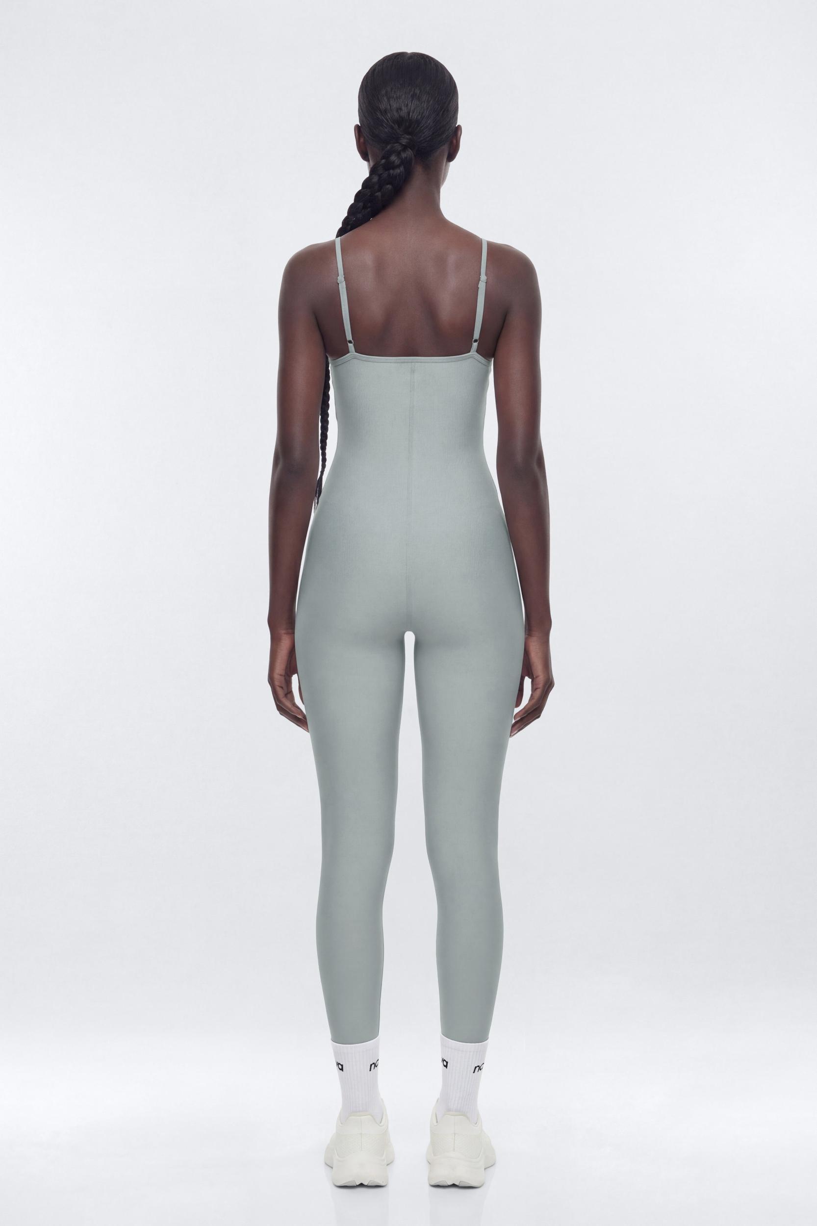 AirSculpt™ 3″ Mid Rise Biker Short - Steel Female Product Image