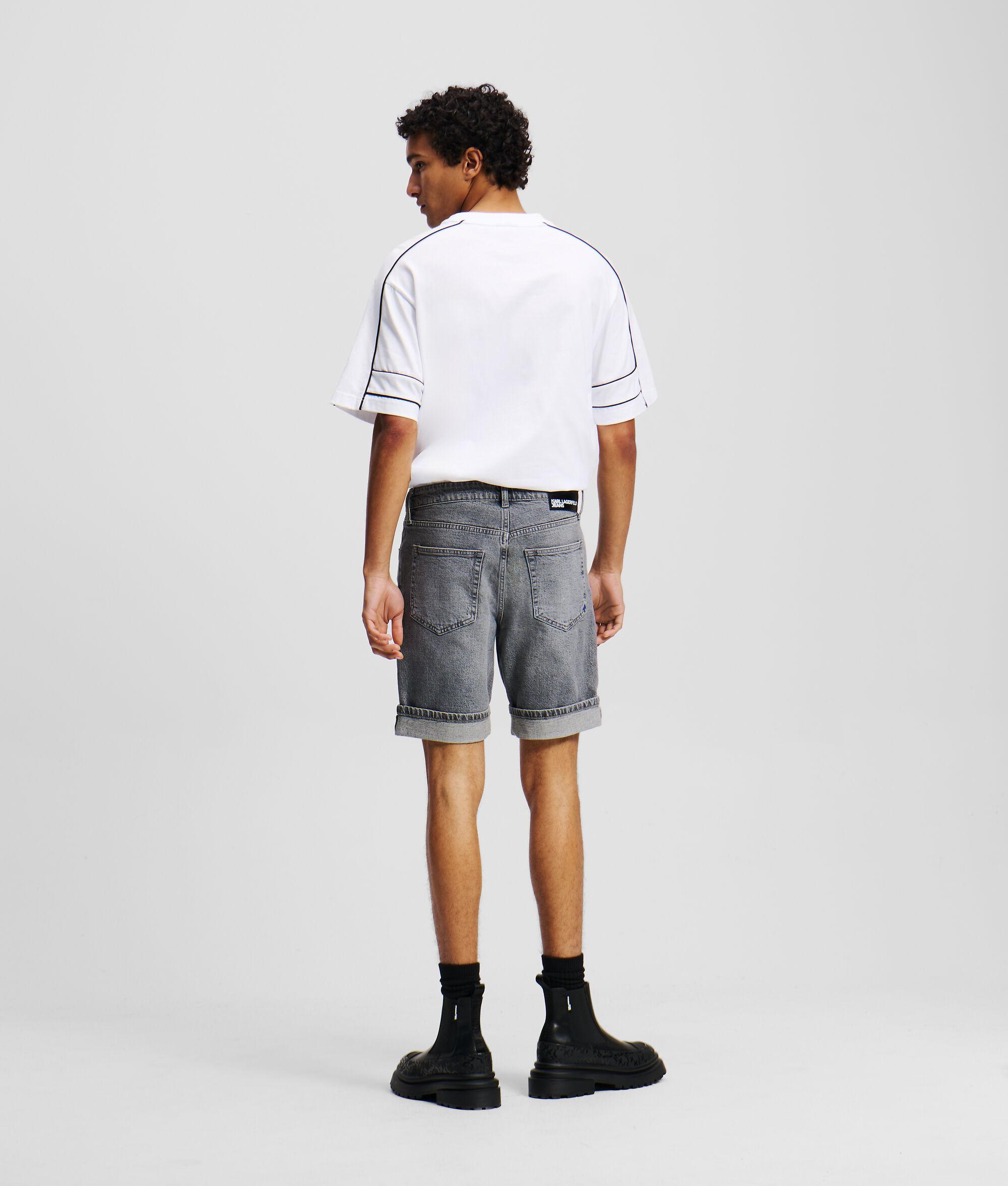 SLIM SHORTS Product Image