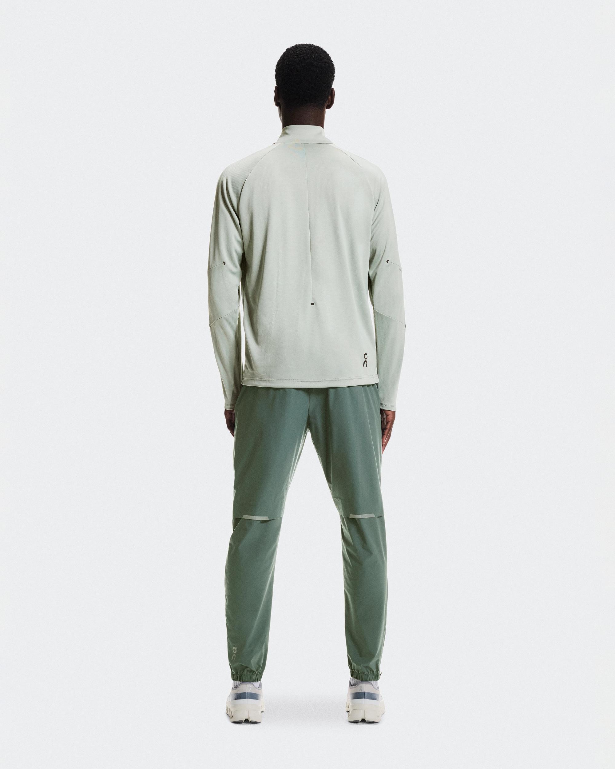 Core Pants: Lightweight & Stretchy Men’s Running Apparel | On Product Image