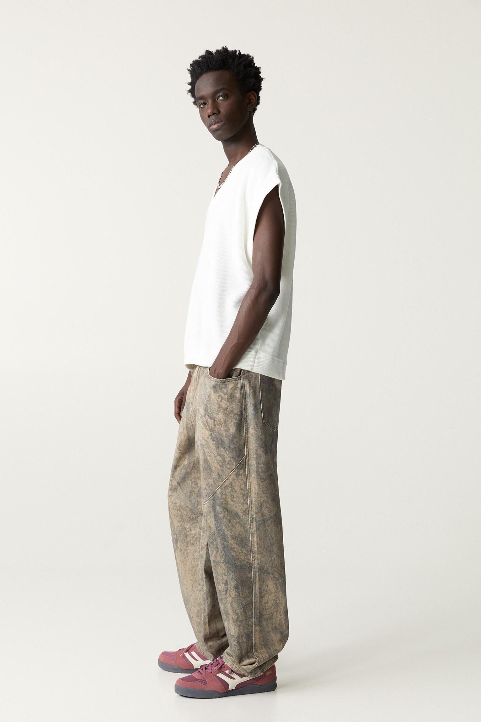 Printed baggy pants Product Image