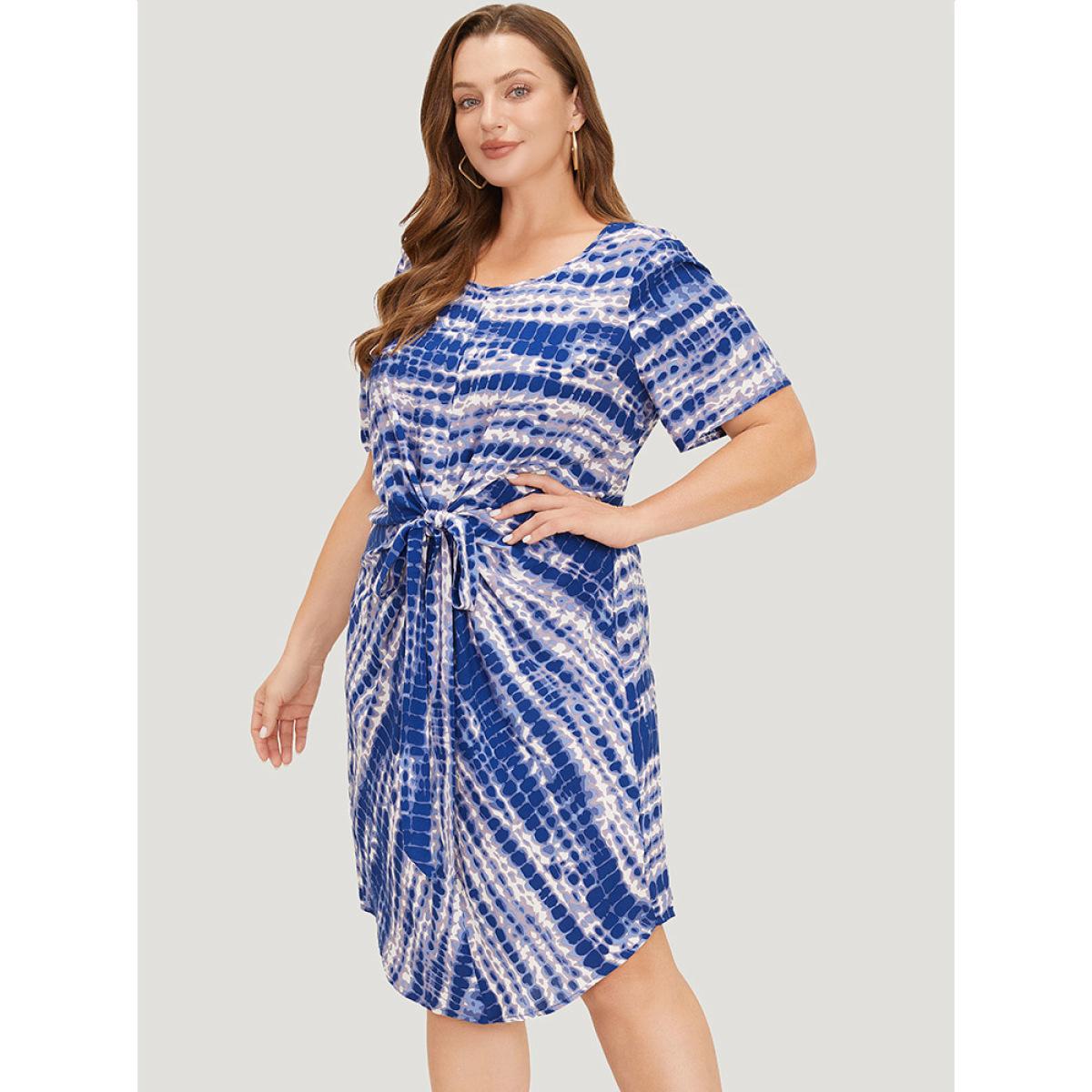 Plus Size Tie Dye Pocket Twist Front Curved Hem Dress Indigo Women Vacation Gathered Round Neck Short sleeve Curvy Knee Dress BloomChic 28/5X Product Image
