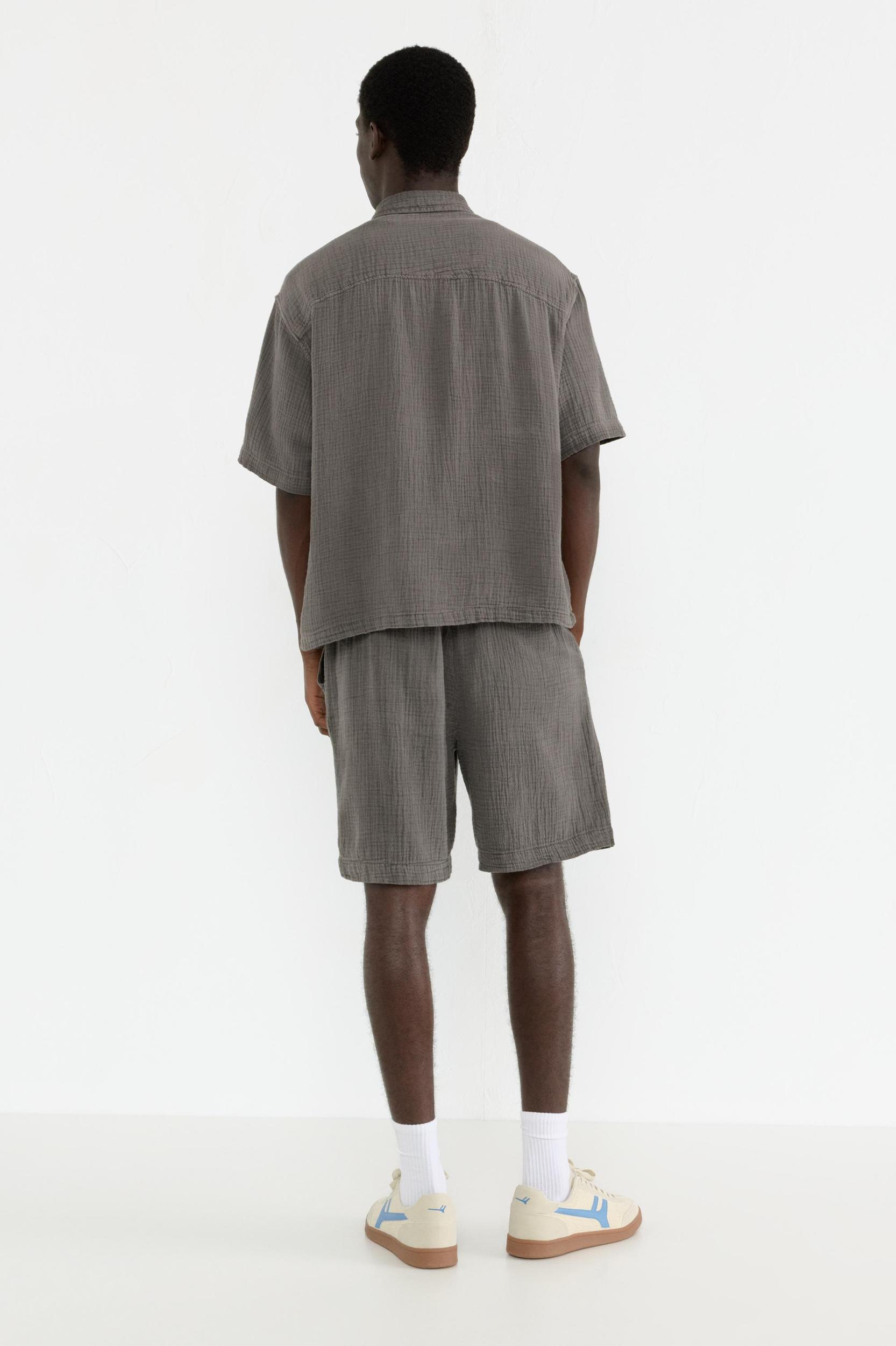 Short sleeve chiffon shirt Product Image