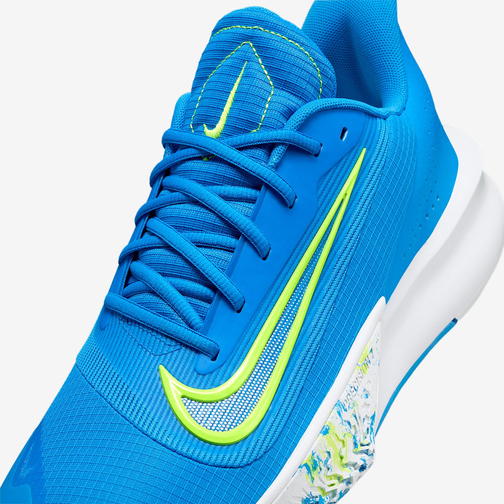Nike Men's Precision 7 Basketball Shoes Product Image