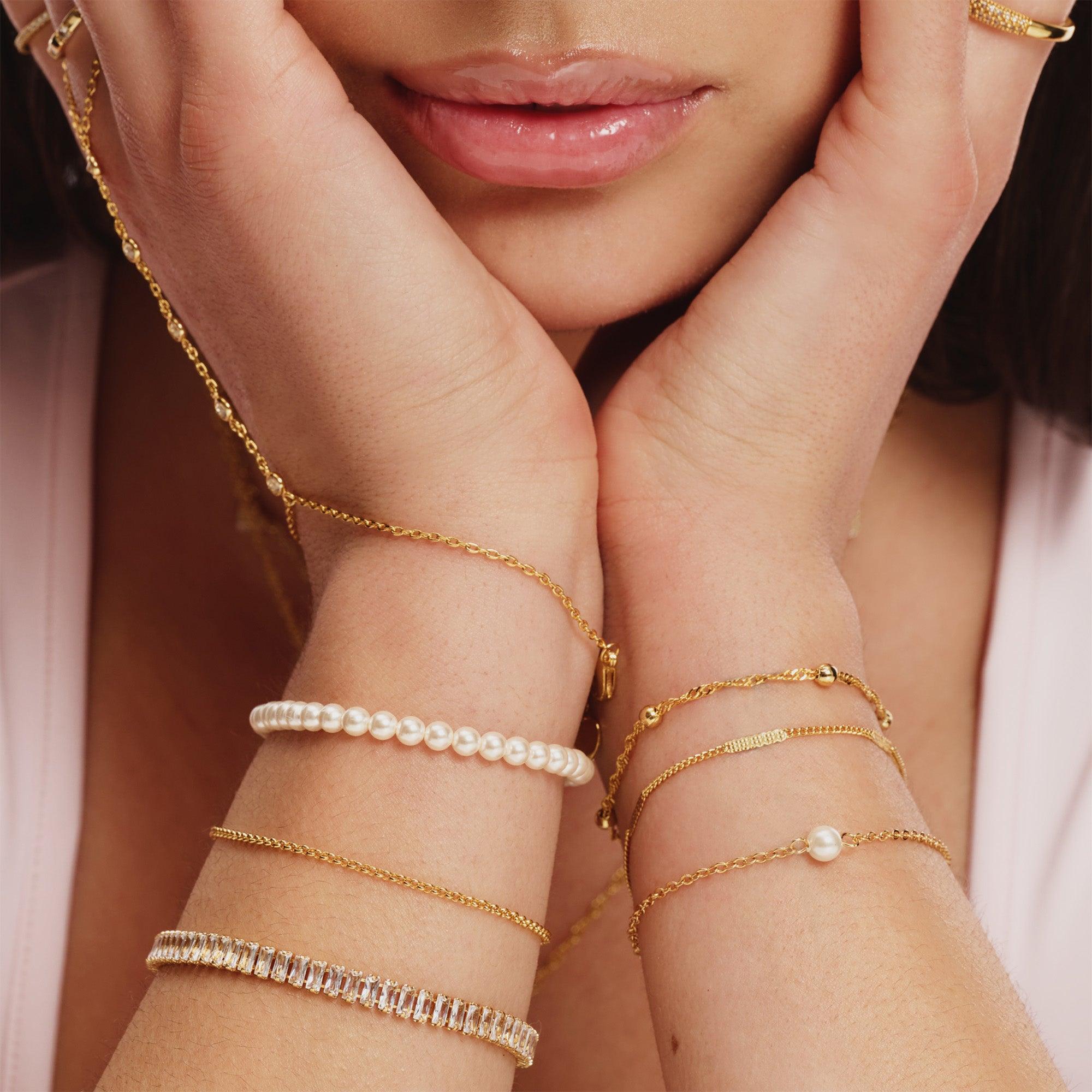 Girly Pearly Bracelet Product Image