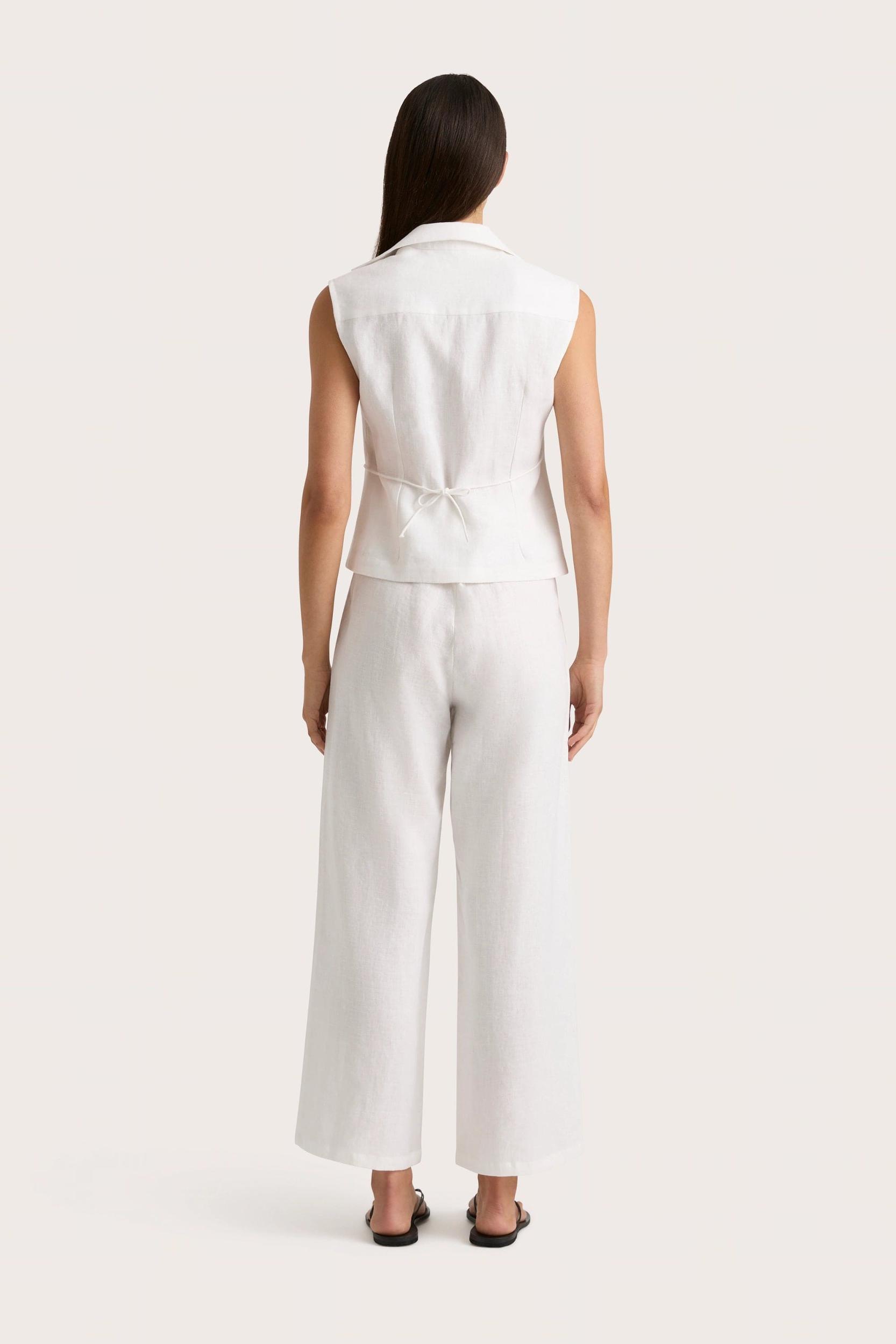 Cassis Short White - Final Sale Product Image