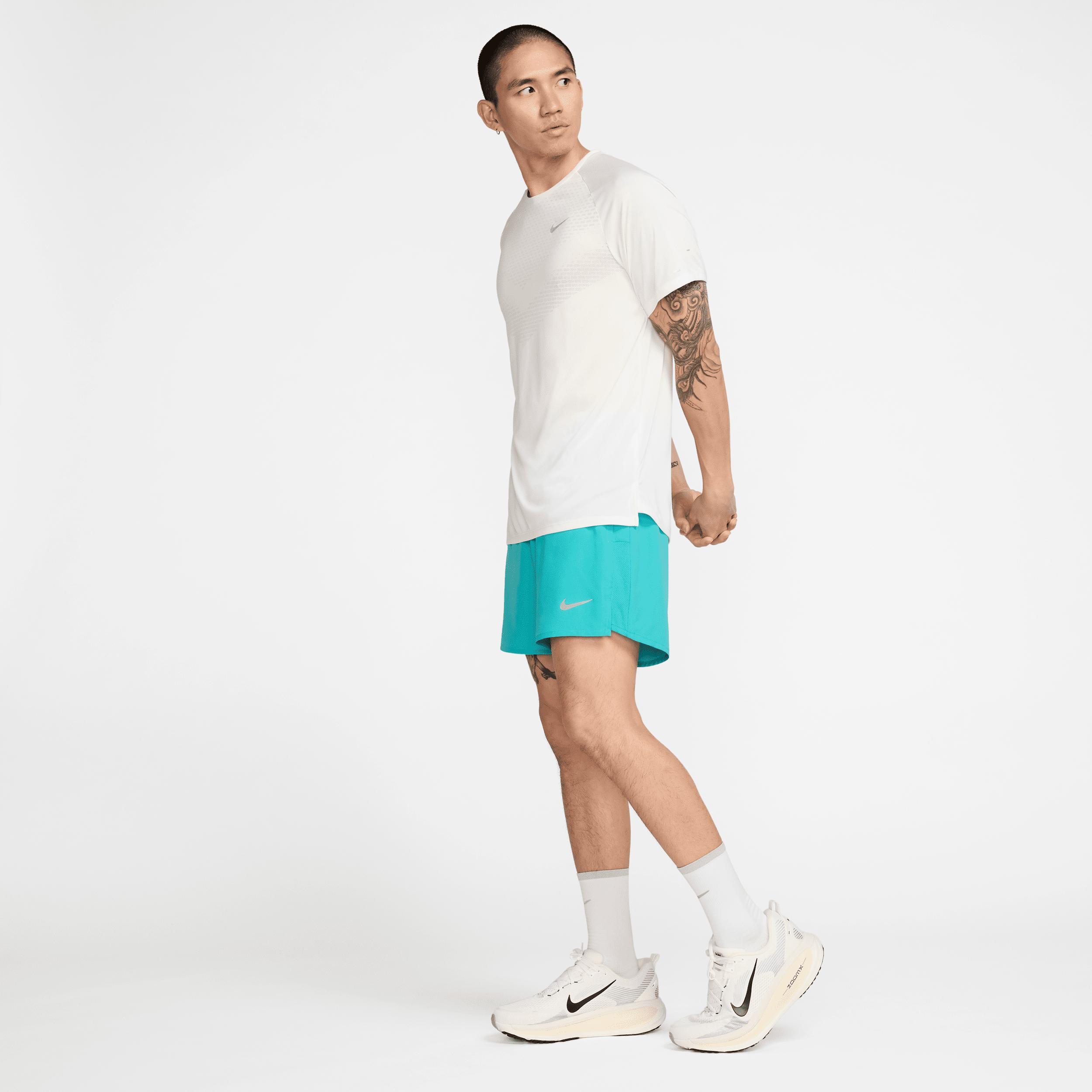 Nike Men's Challenger Dri-FIT 5" 2-in-1 Versatile Shorts Product Image
