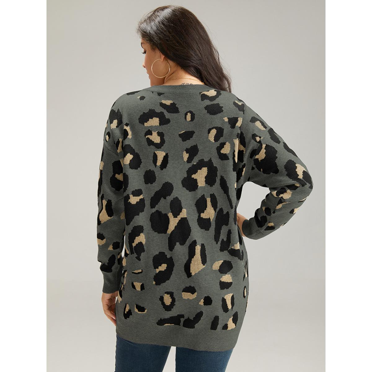 Plus Size Anti-Pilling Leopard Elastic Cuffs Pullover DimGray Women Casual Loose Long Sleeve V-neck Dailywear Pullovers BloomChic 26/4X Product Image