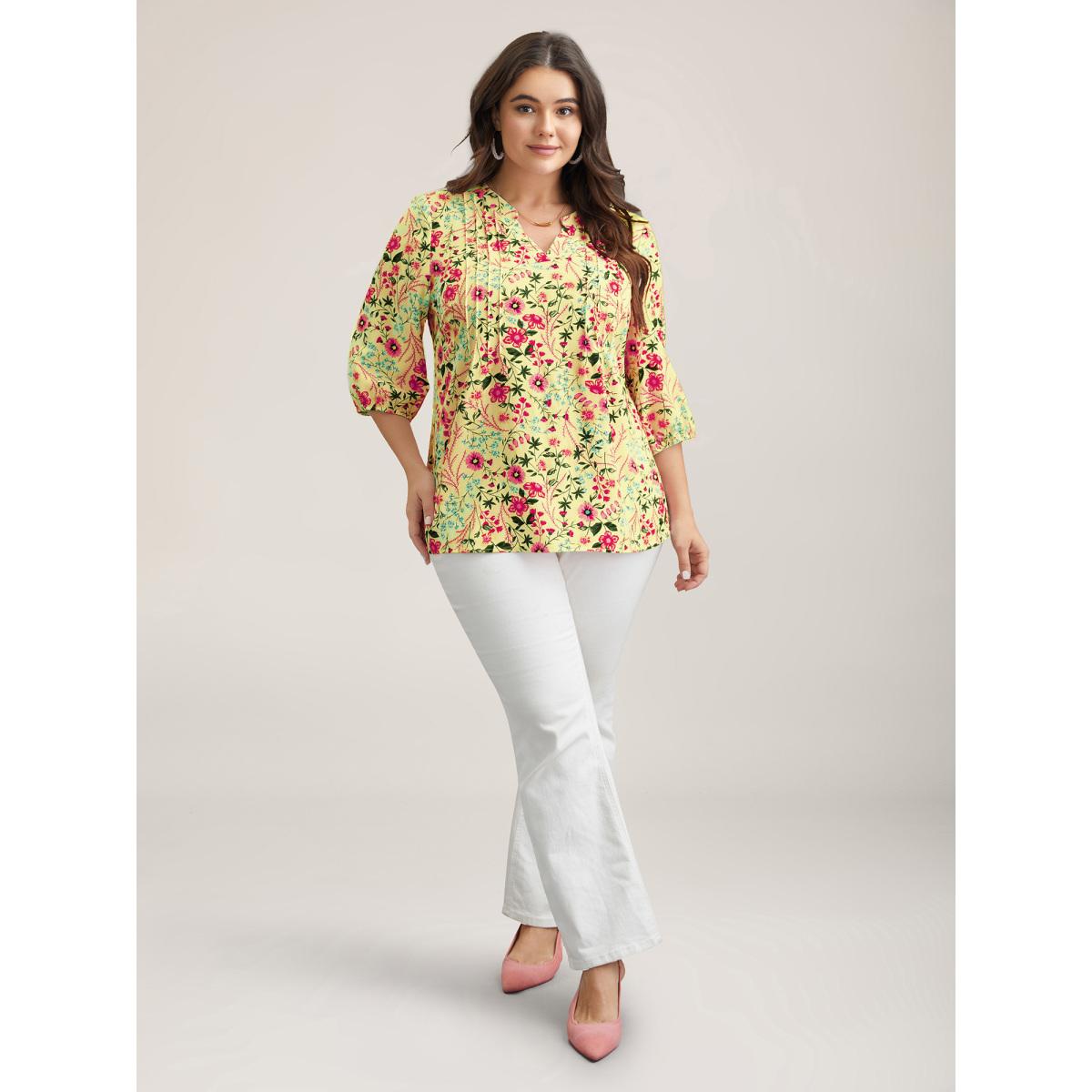Plus Size Lightyellow Floral Print Notched Collar Shirt Women Timeless Elbow-length sleeve Notched collar Elegant Blouses BloomChic 26/4X Product Image