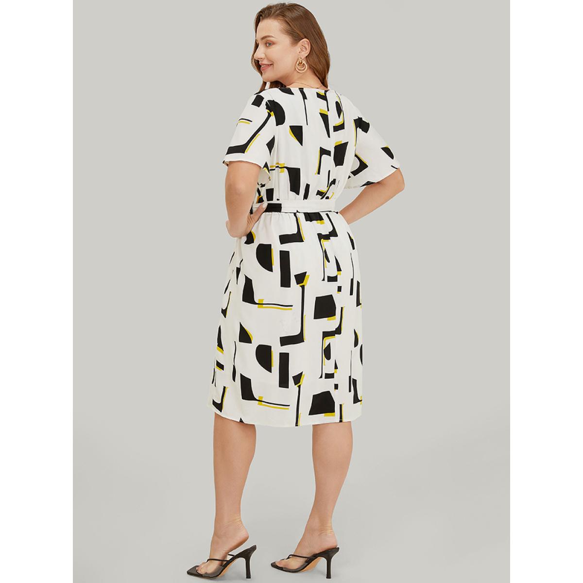 Plus Size Geometric Print Pocket Belt Flutter Sleeve Dress Black Women Elegant Contrast Round Neck Short sleeve Curvy Knee Dress BloomChic 28/5X Product Image