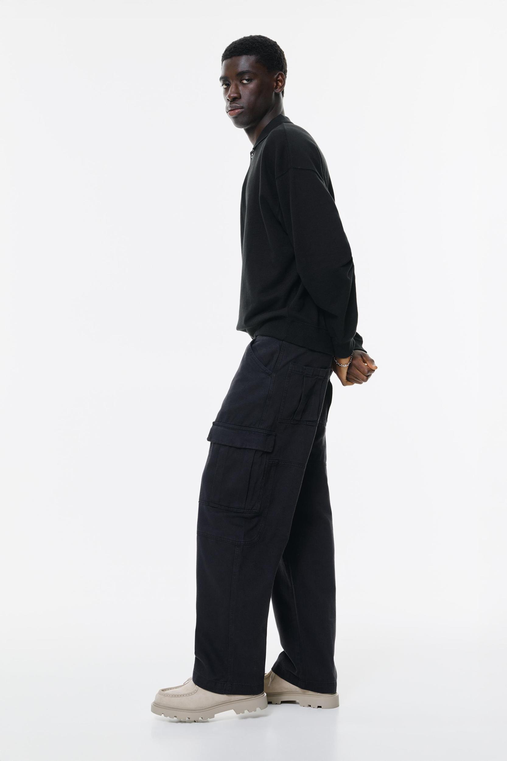 Baggy cargo trousers Product Image