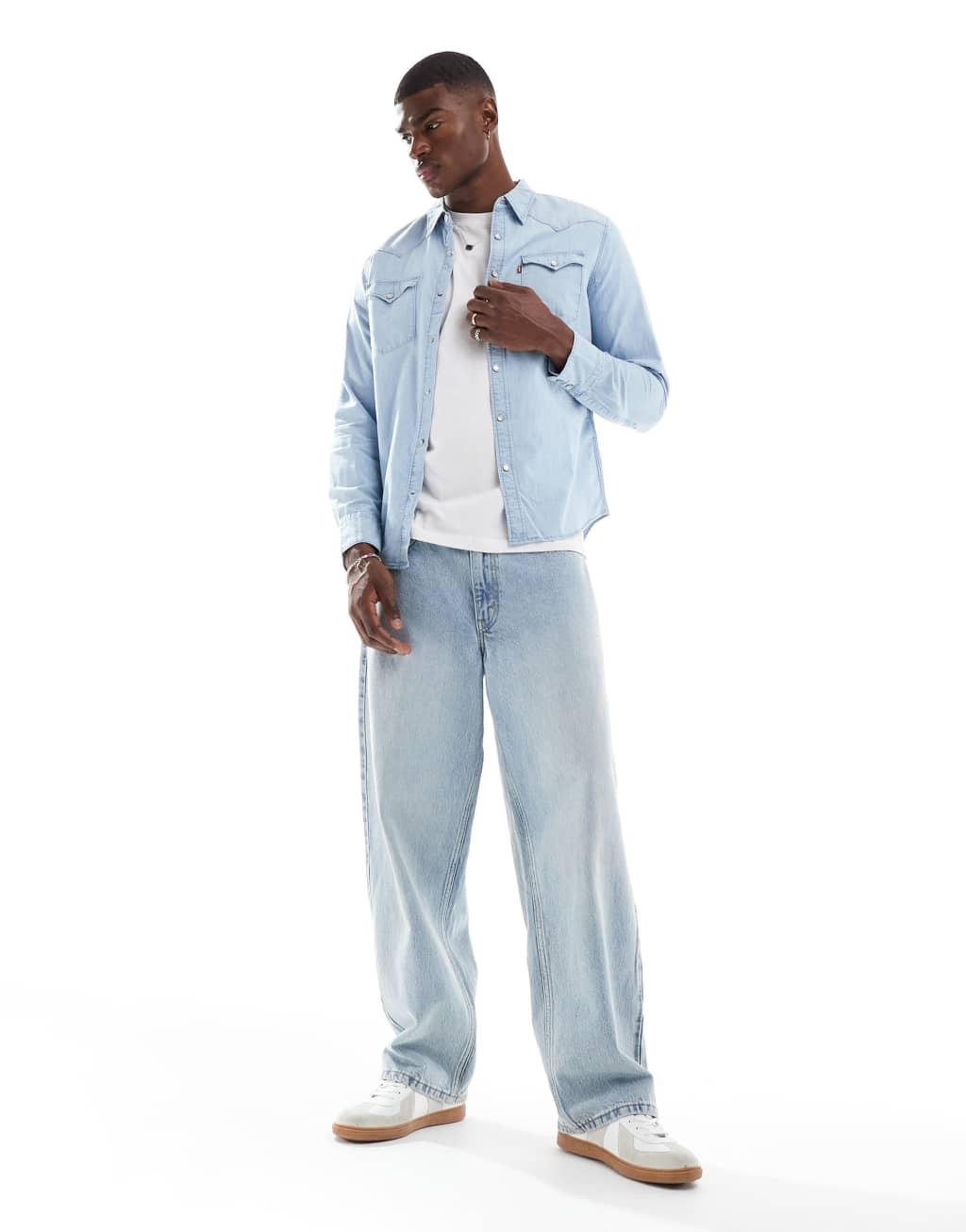 Levi's Barstow western chambray denim shirt regular fit in light wash Product Image