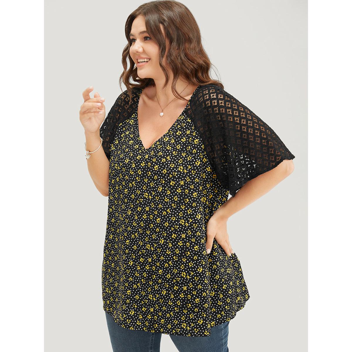 Plus Size BlackFlower Ditsy Floral Lace Raglan Sleeve Blouse Women Elegant Short sleeve V-neck Dailywear Blouses BloomChic 12/L Product Image