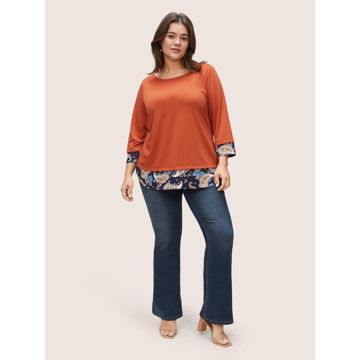 Plus Size Contrast Paisley Print Curved Hem T-shirt OrangeRed Women Casual Contrast Paisley Round Neck Everyday T-shirts BloomChic 18-20/2X Product Image