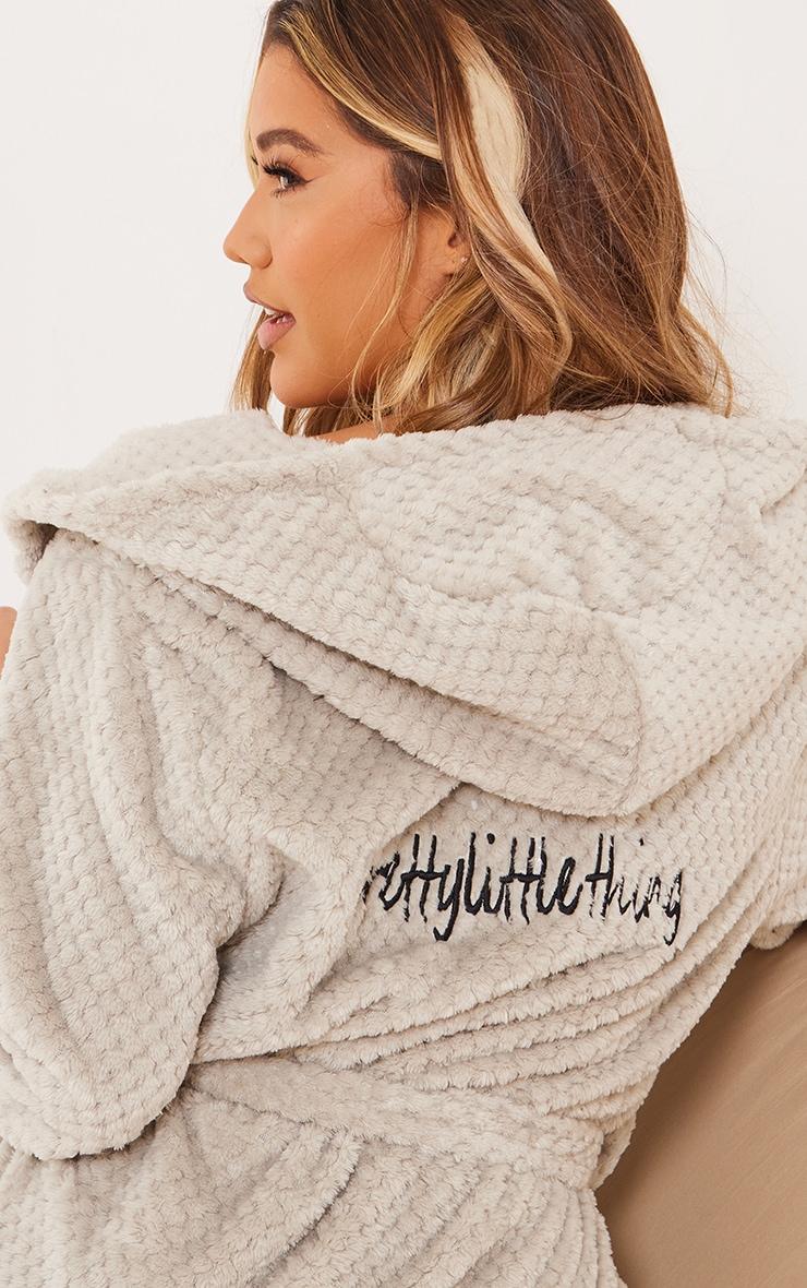 PRETTYLITTLETHING Light Grey Textured Fluffy Bath Robe Product Image