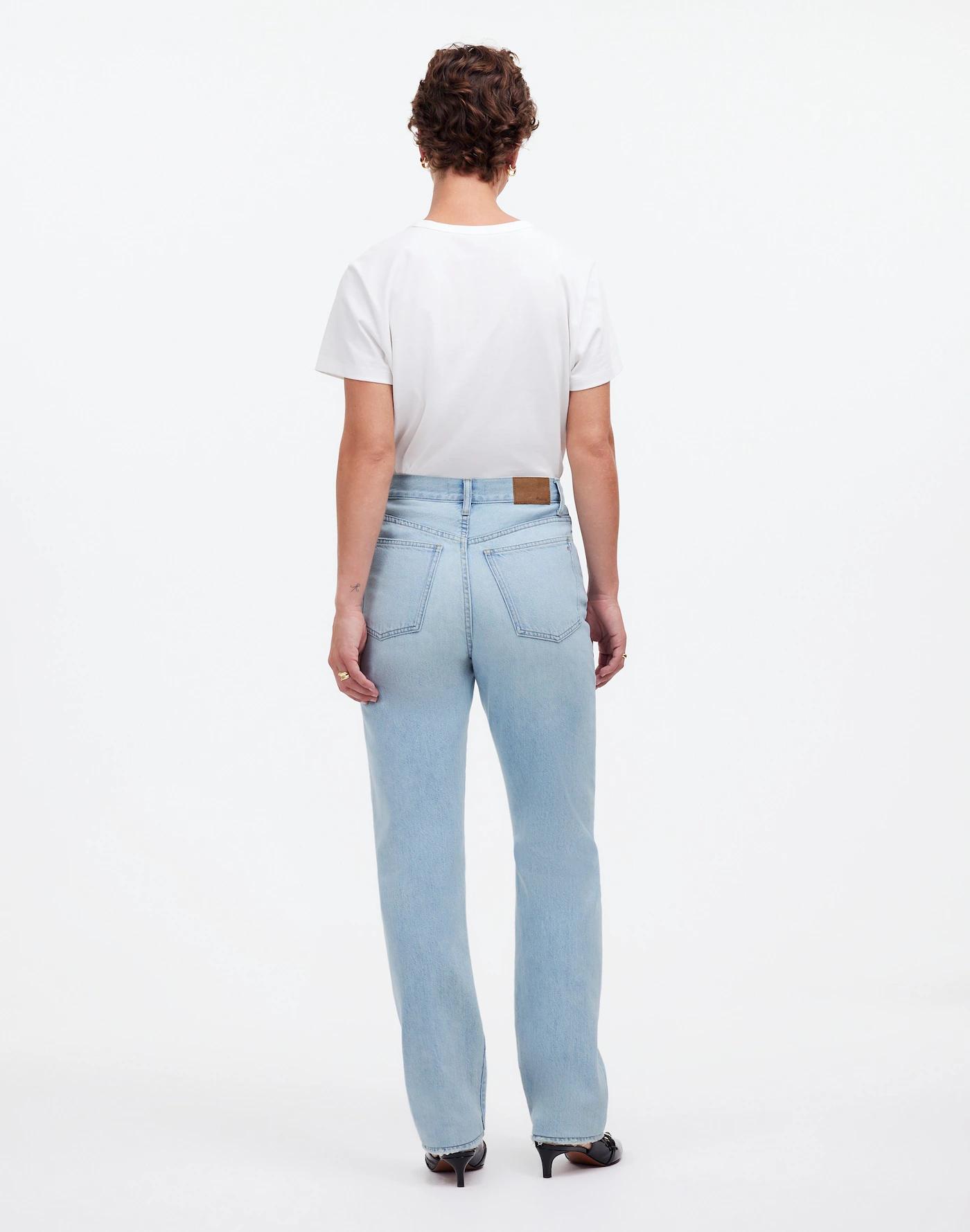 The Petite '90s Straight Jean Product Image