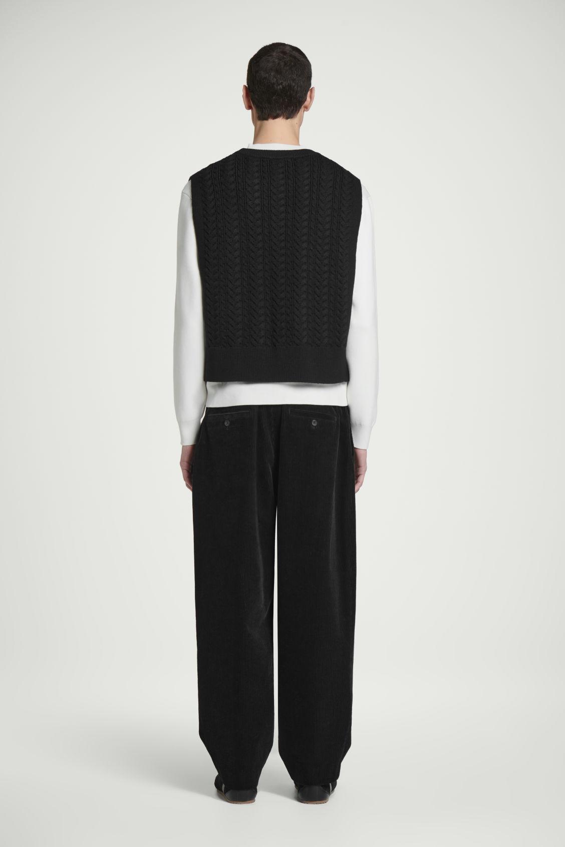 CABLE-KNIT WOOL HYBRID TANK Product Image