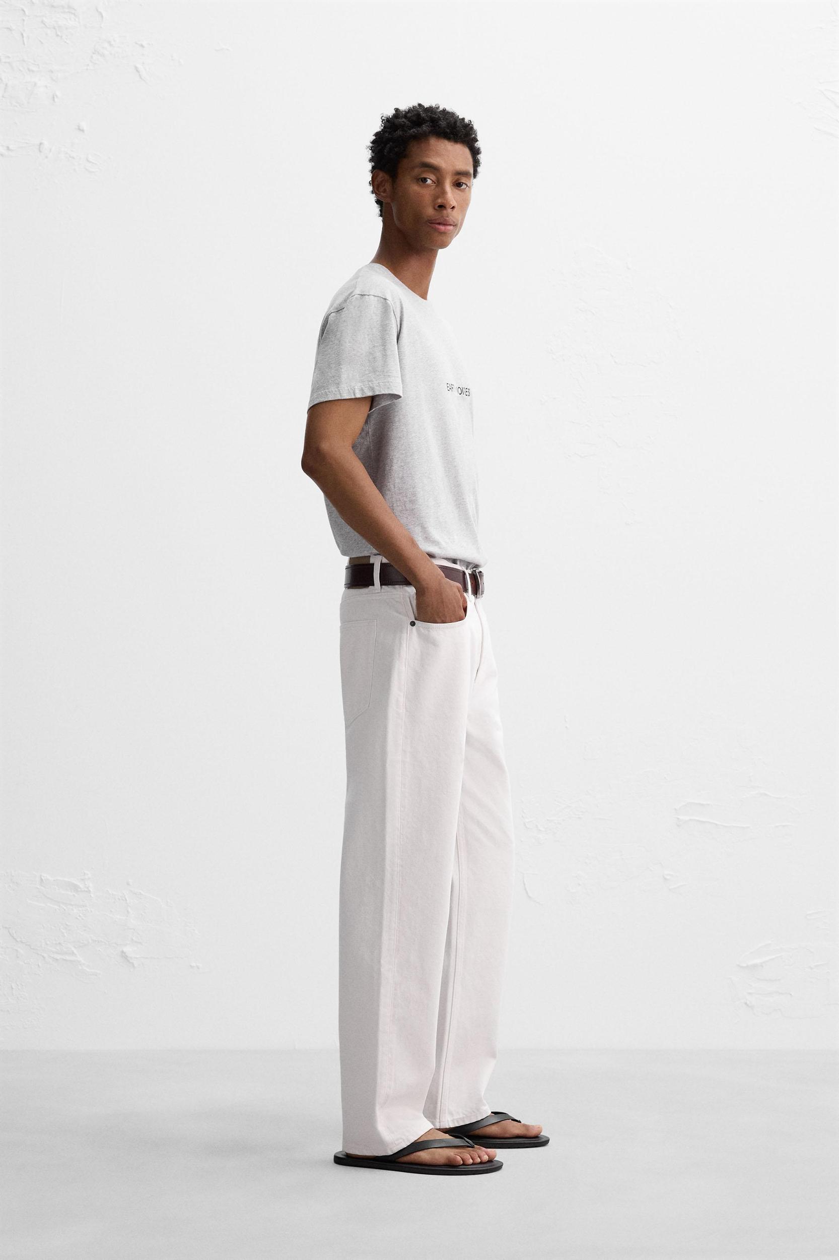 SLIM FIT TEXT T-SHIRT Product Image