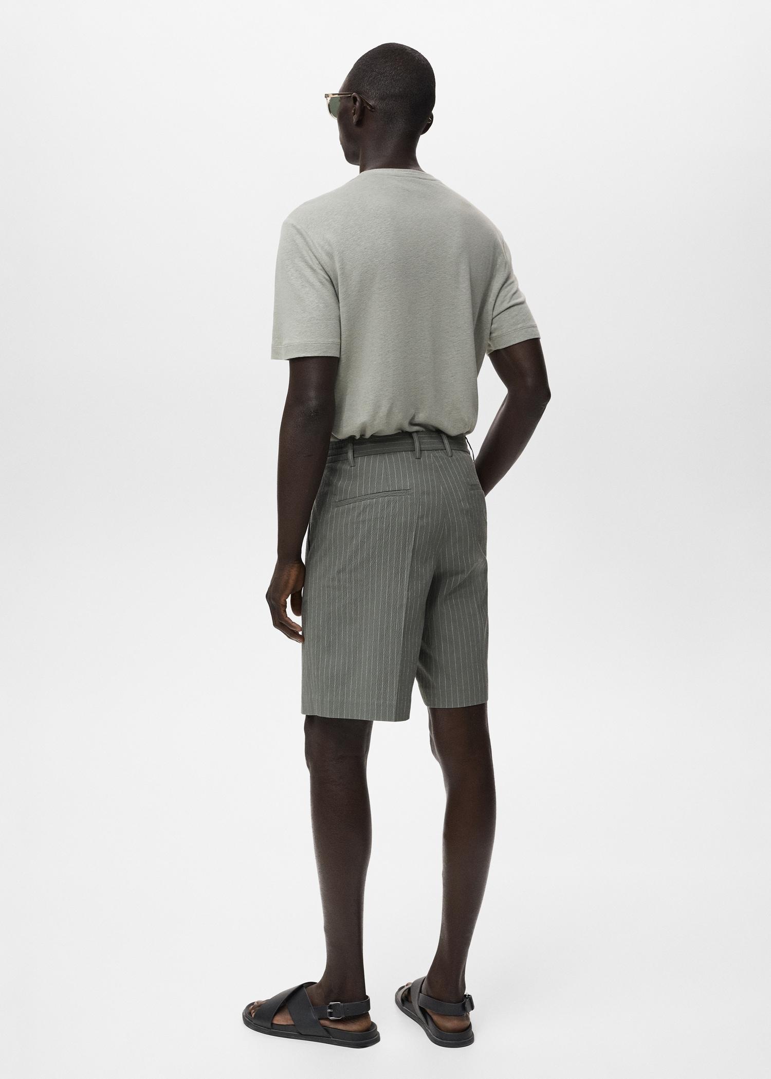 Slim-fit chino cotton bermuda shorts - Men | MANGO USA Product Image