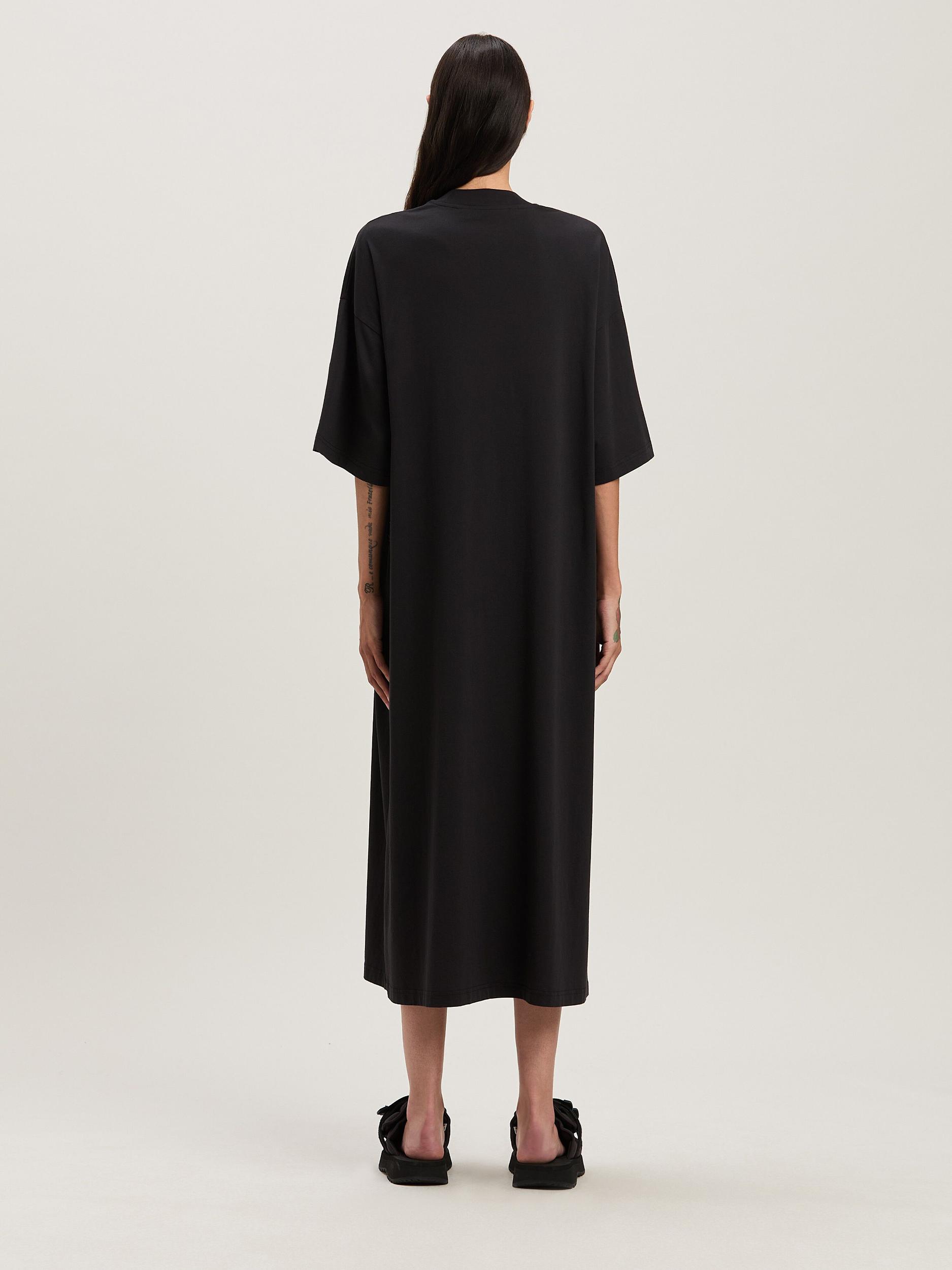 CURVED LOGO MAXI TEE DRESS BLACK - FUCHS Product Image
