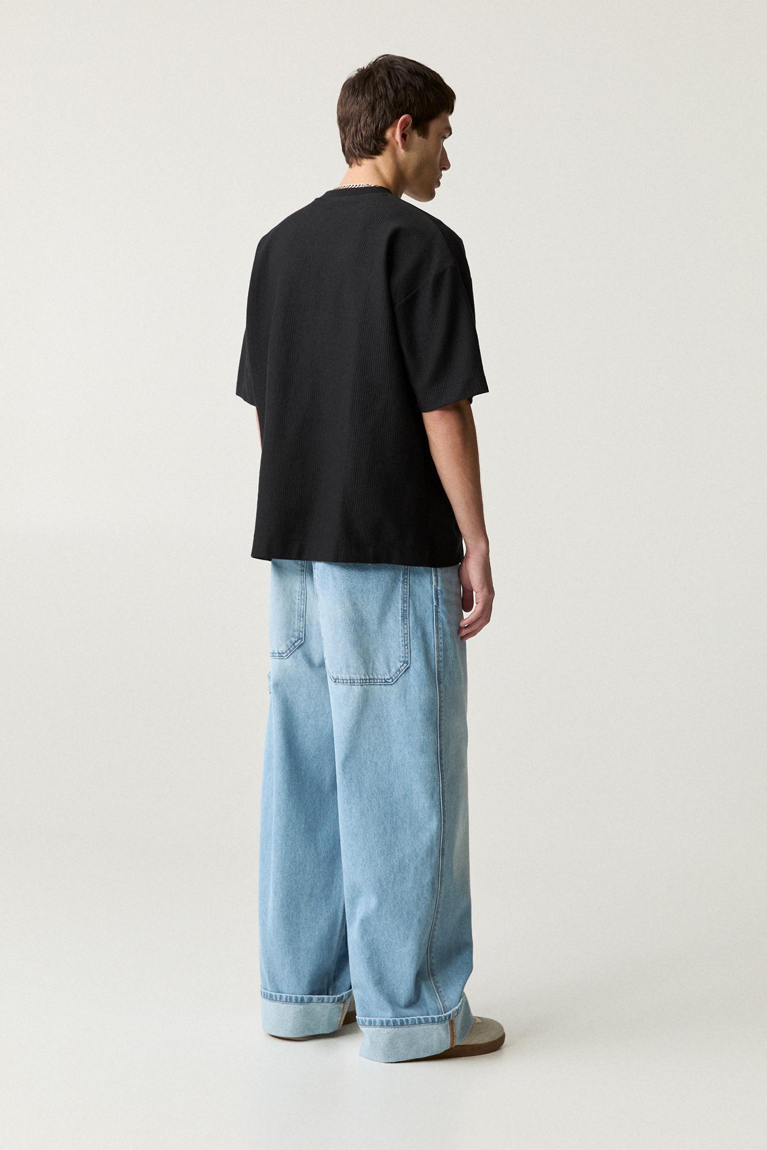 Textured short sleeve sweatshirt Product Image