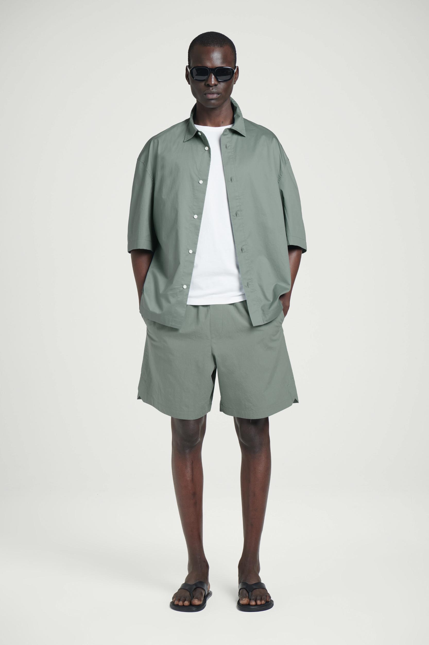 BOXY SHORT-SLEEVED COTTON SHIRT Product Image