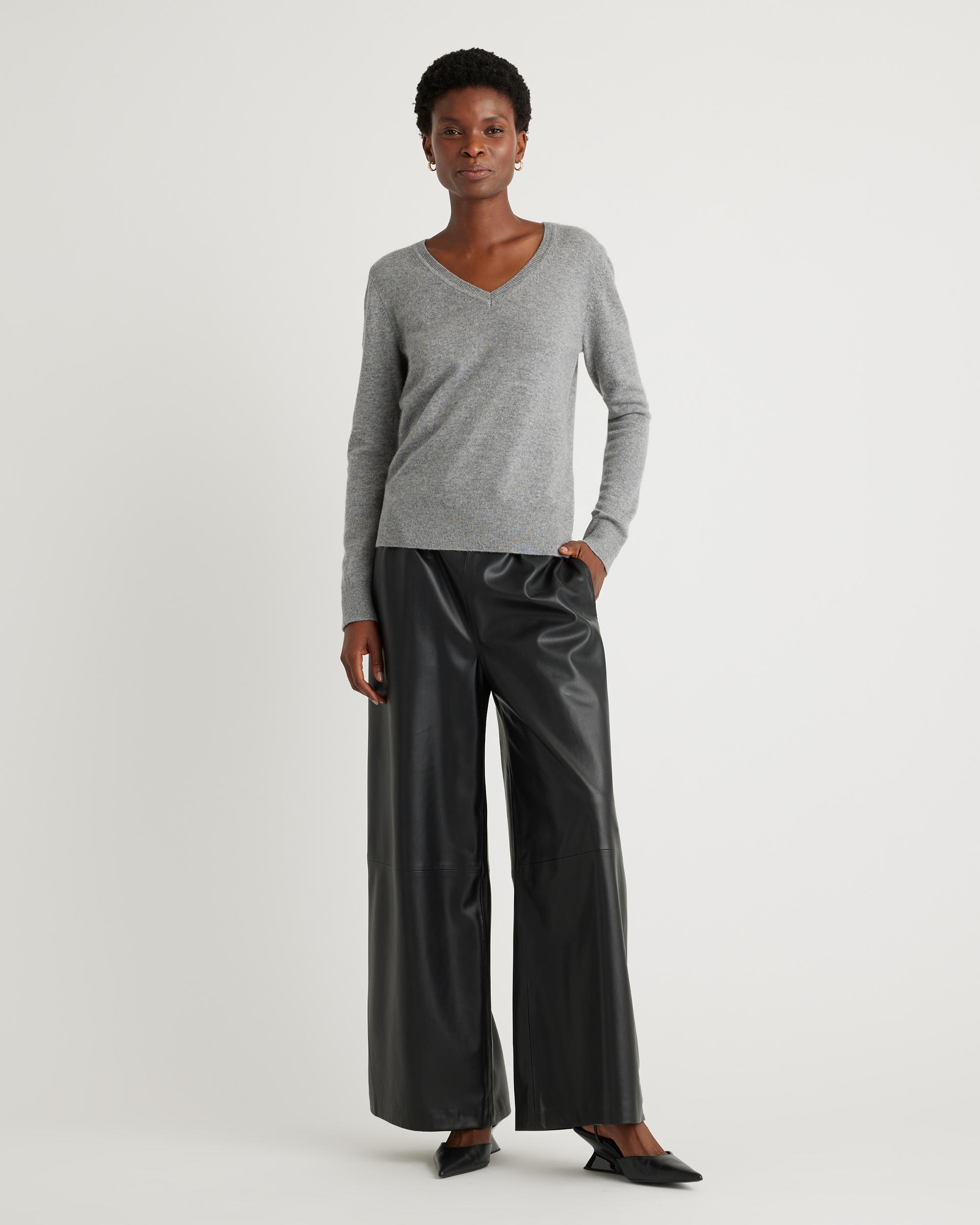 Quince | Women's Mongolian Cashmere V-Neck Sweater Product Image