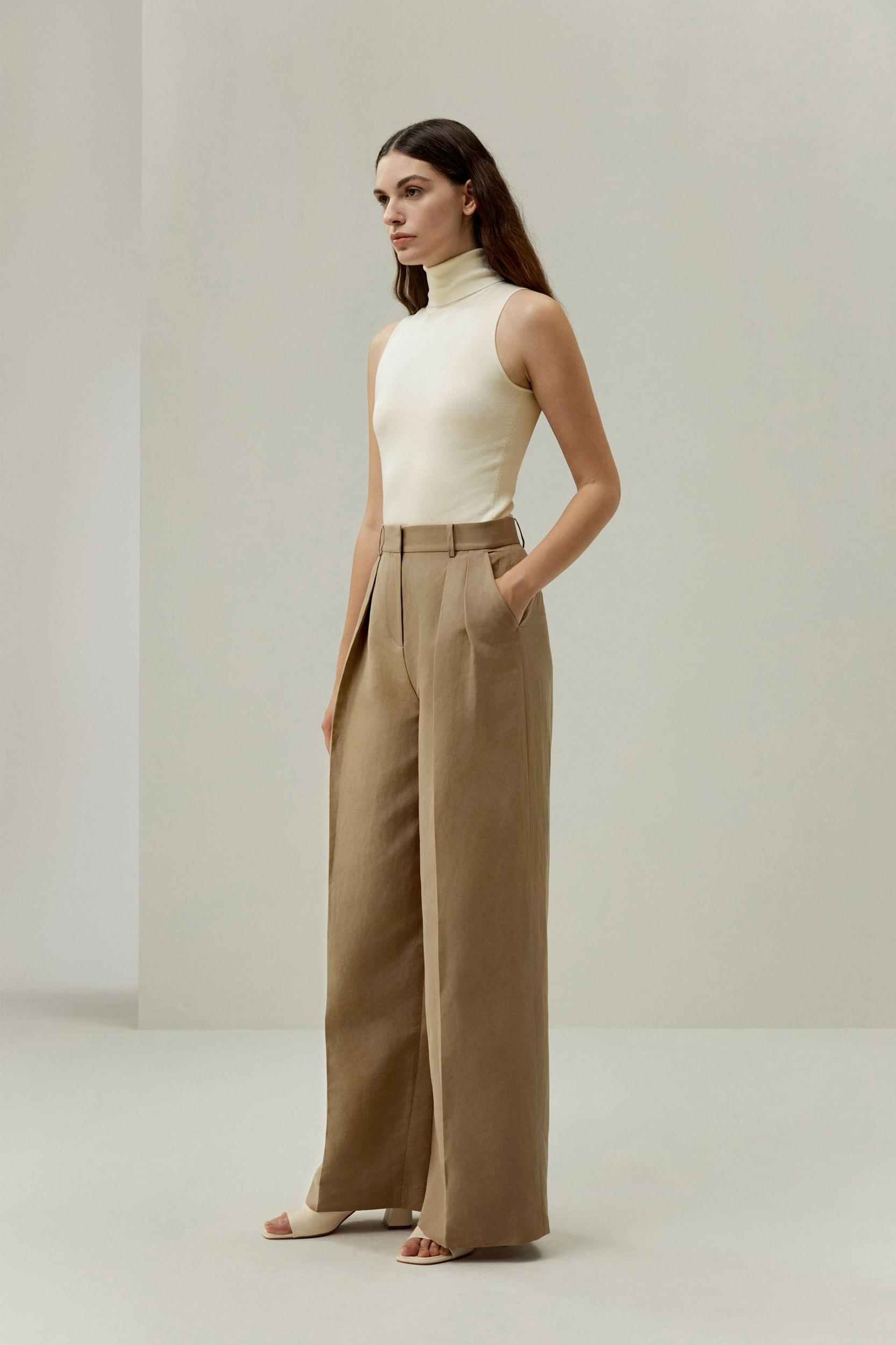 Front-Pleated Silk-Linen Blend Trousers Product Image