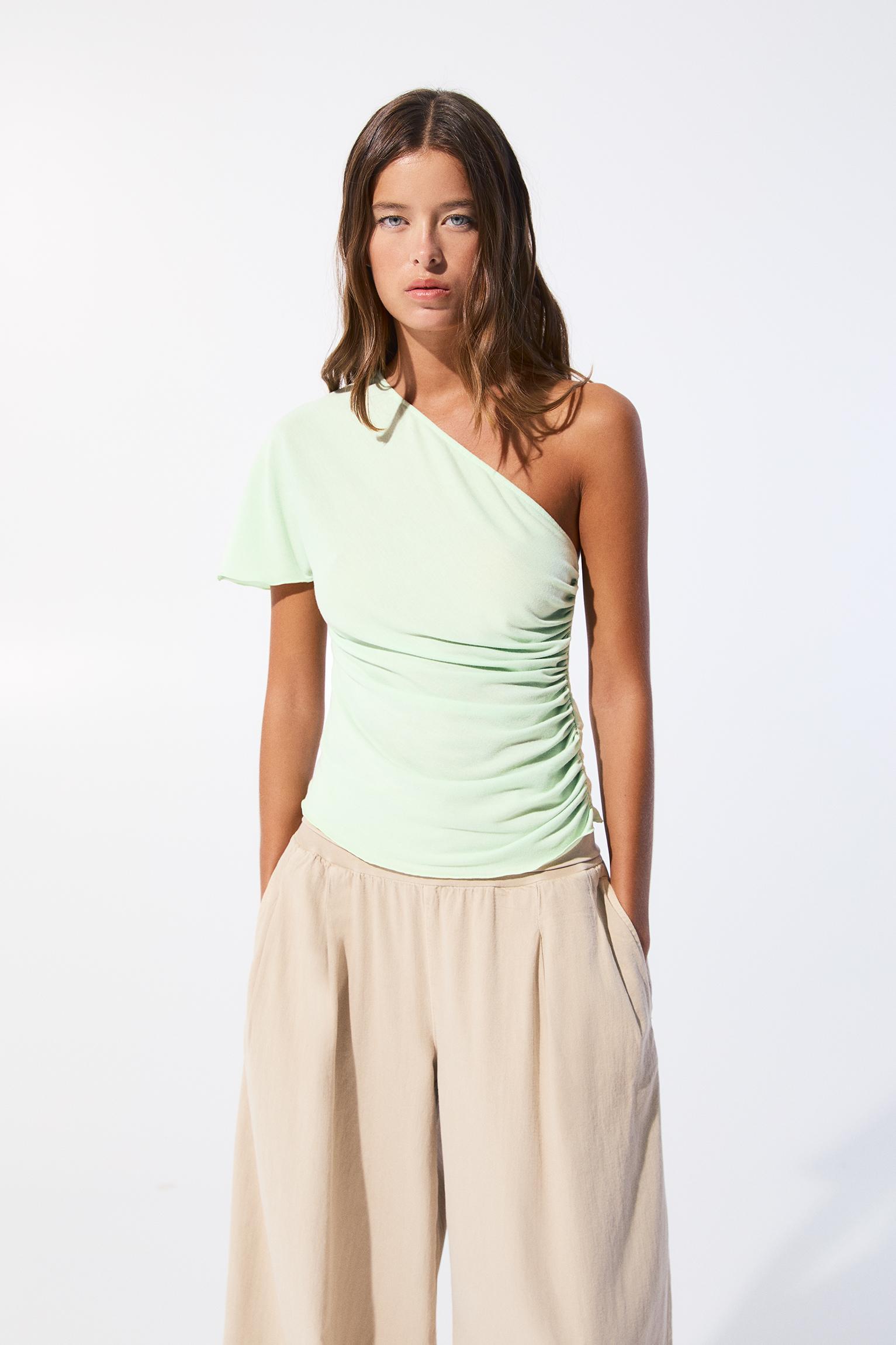 Gathered asymmetric top Product Image