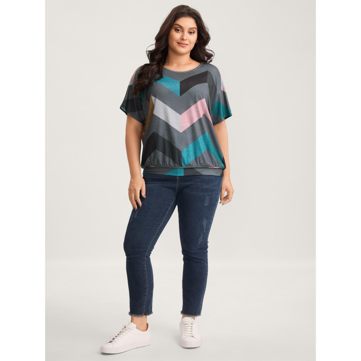 Plus Size Color Block Wavy Print T-Shirt DimGray Women Contrast Round Neck Loose Everyday-Casual T-shirts BloomChic 14-16/1X Product Image