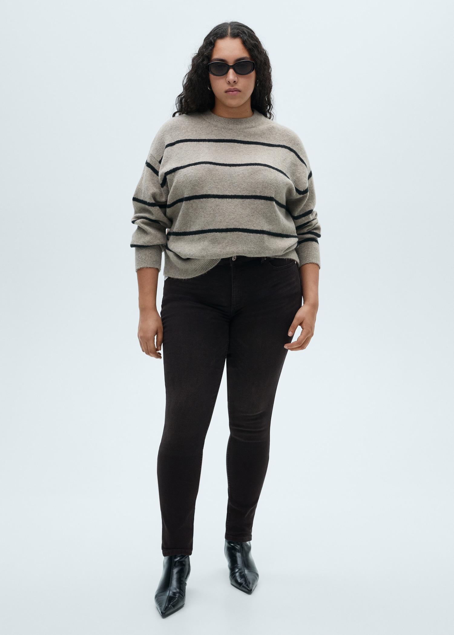 Push-up low-rise skinny jeans - Women | MANGO USA Product Image