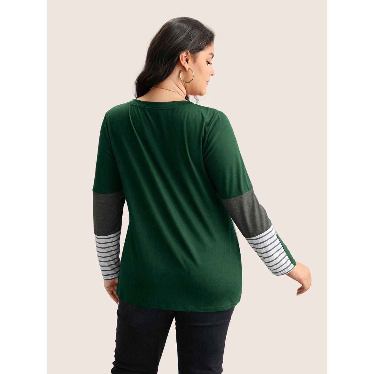 Plus Size Colorblock Contrast Striped V Neck T-shirt DarkGreen Women Casual Contrast Striped V-neck Everyday T-shirts BloomChic 14-16/1X Product Image